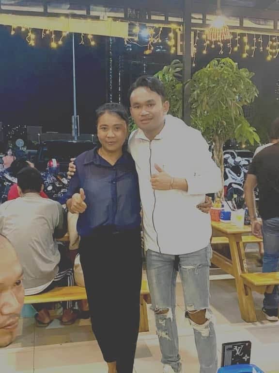 @ឡាញ់ សារុំ