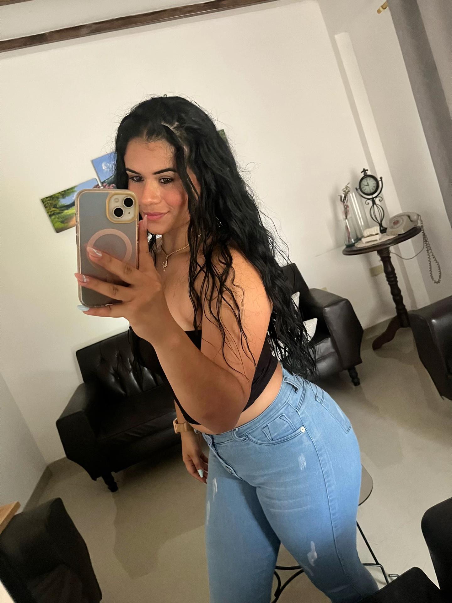 @🖤كارولينا غيريرو