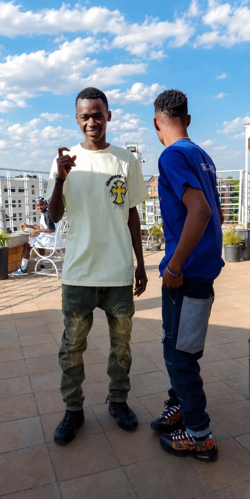 @NI L&Iuml;V&Egrave;