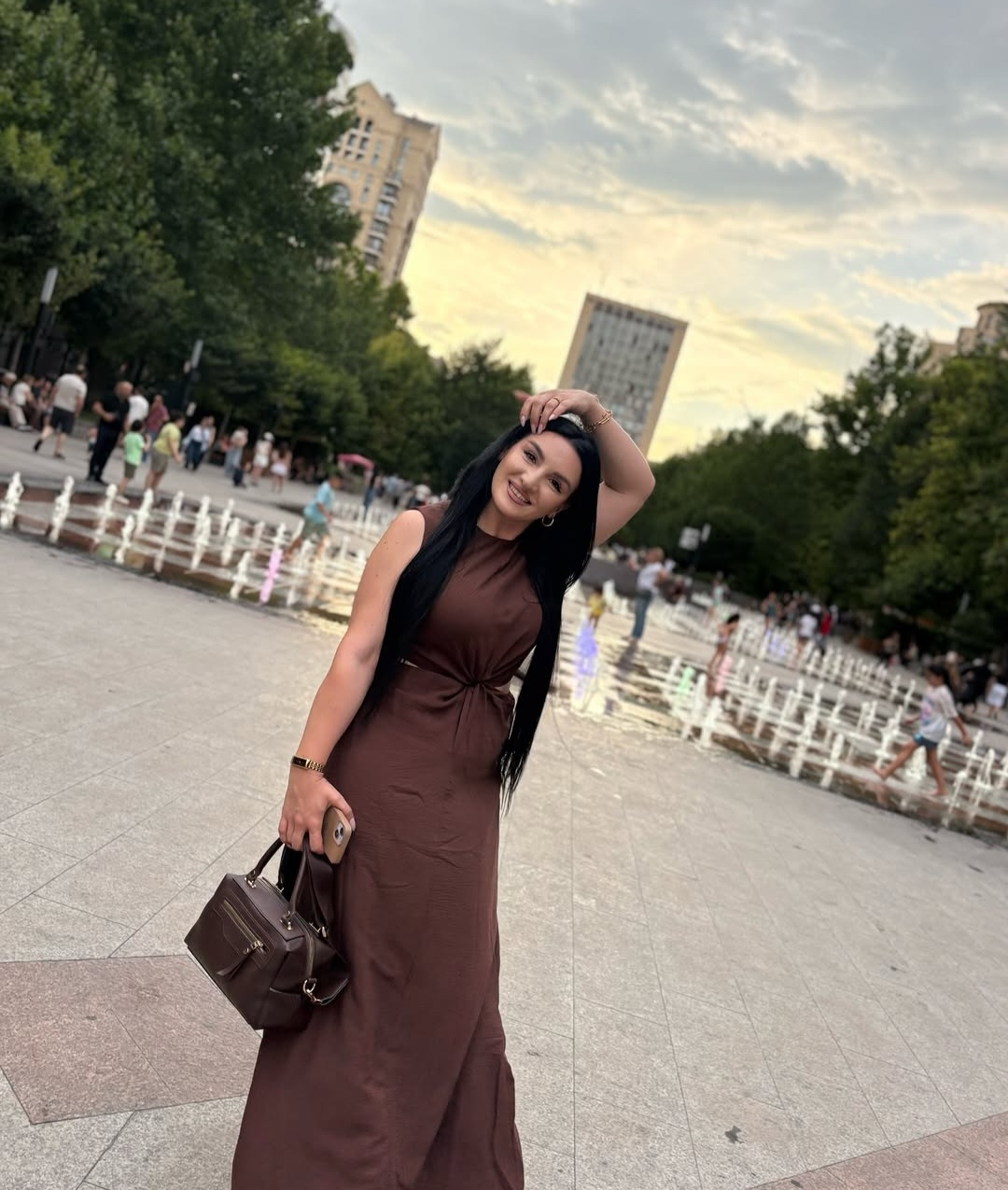 @zemine_eliyeva