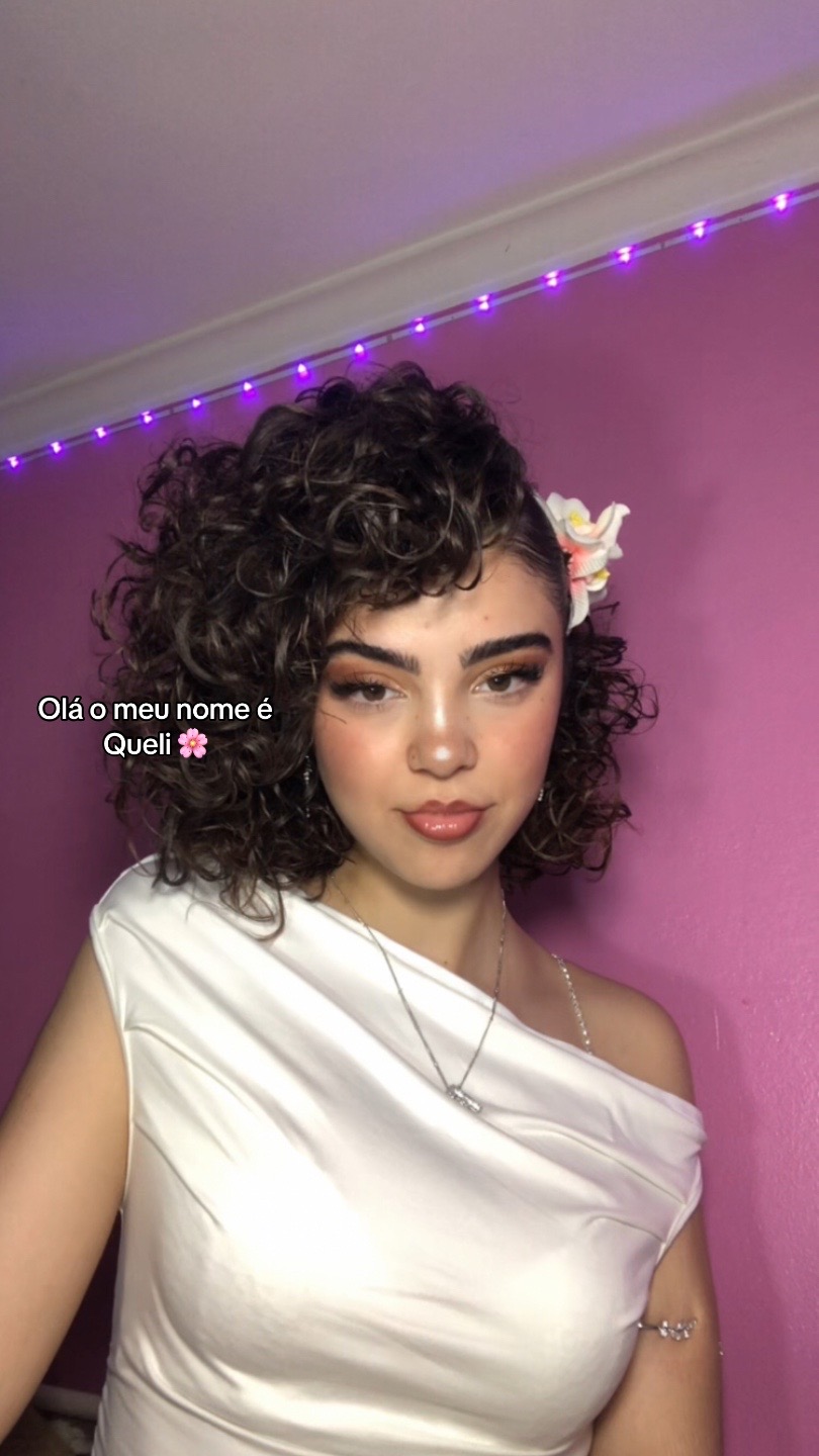 @Queli 🌟