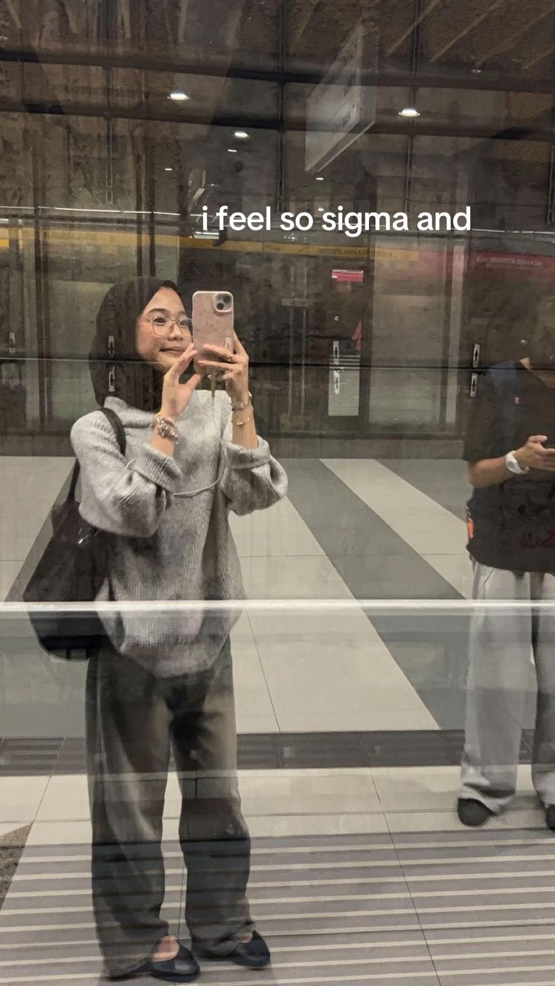 @✰