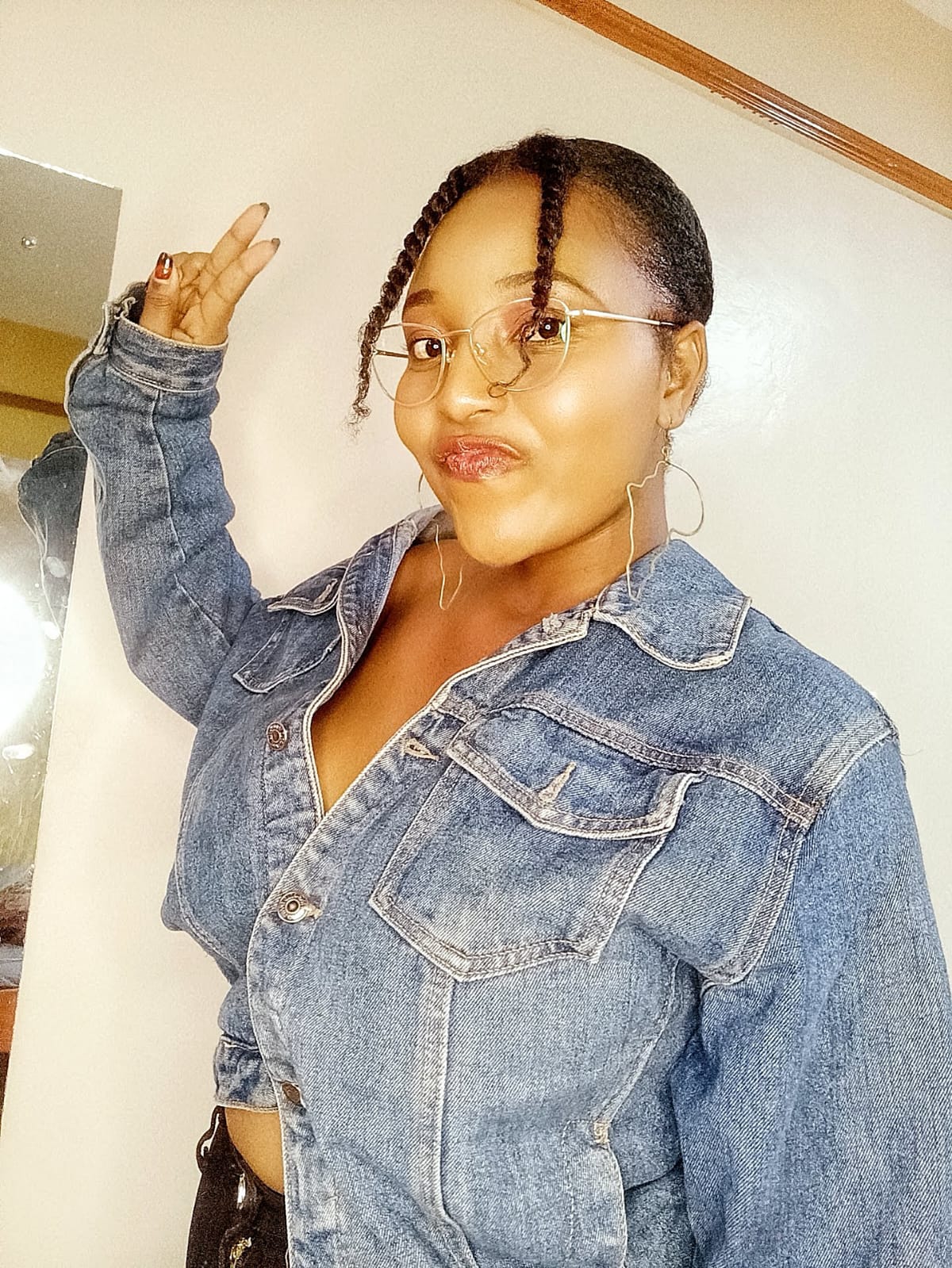 @Charlotte_Mbugua