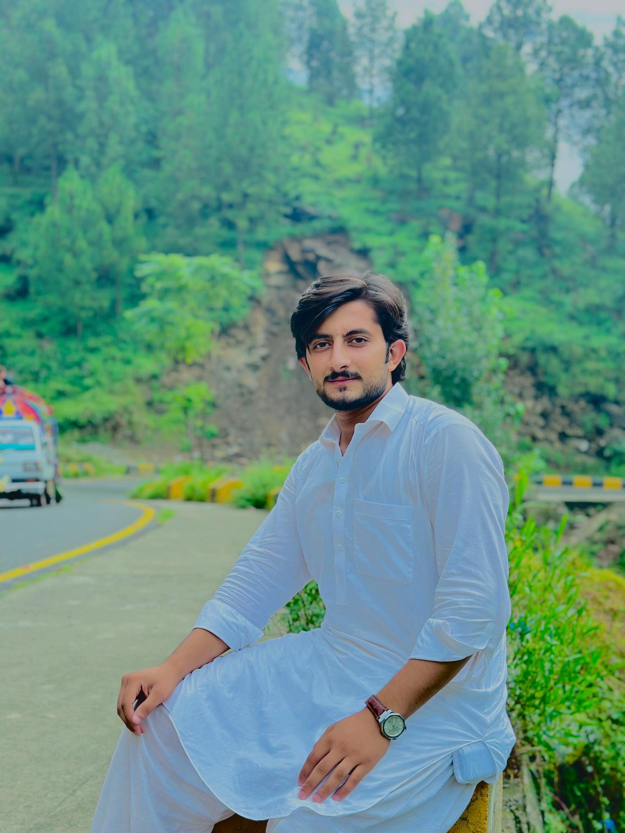 @Ejlal Bark&icirc;
