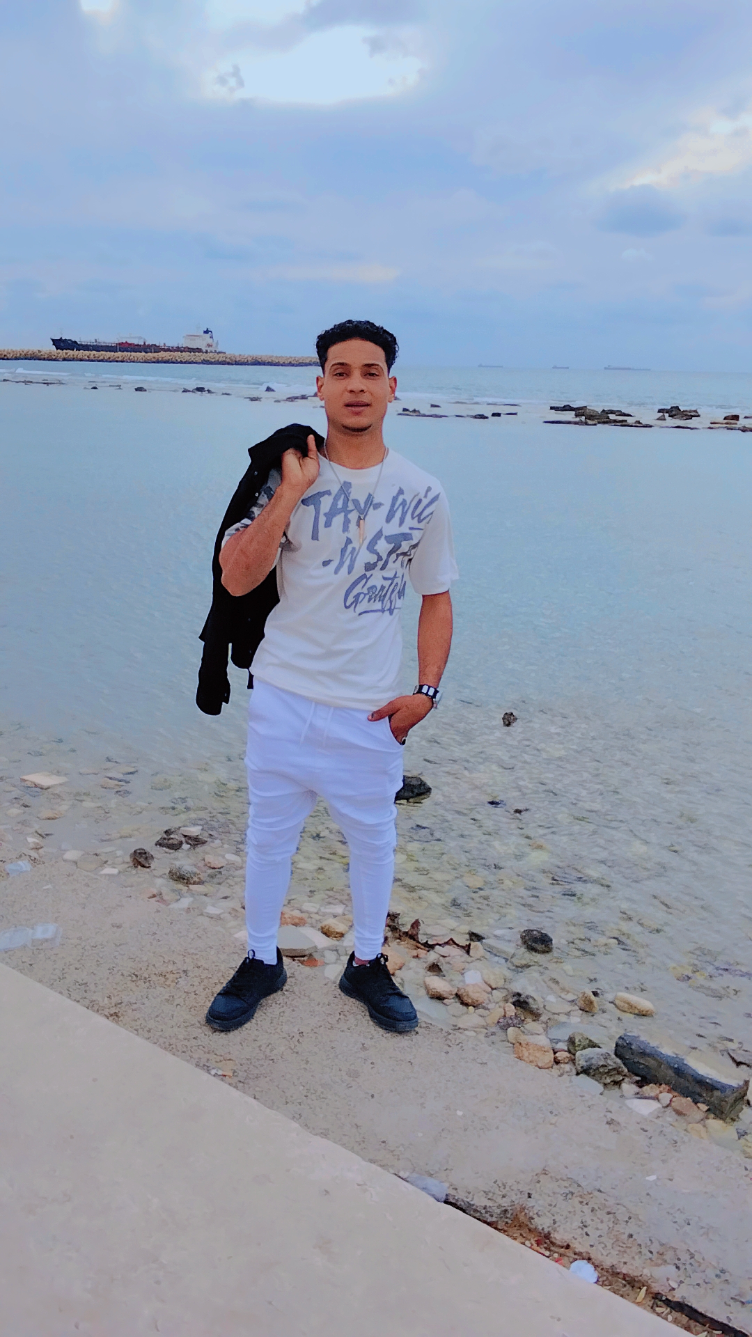 @على الله حكايتي