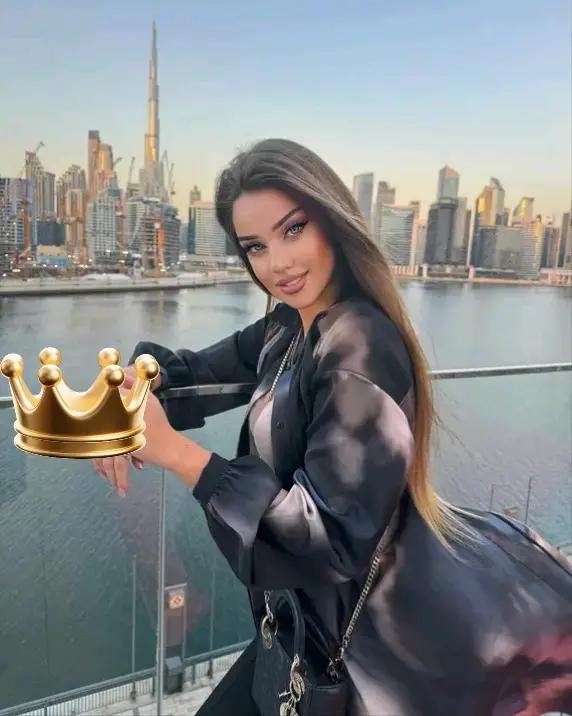 @LEYLA🍓🦋💫