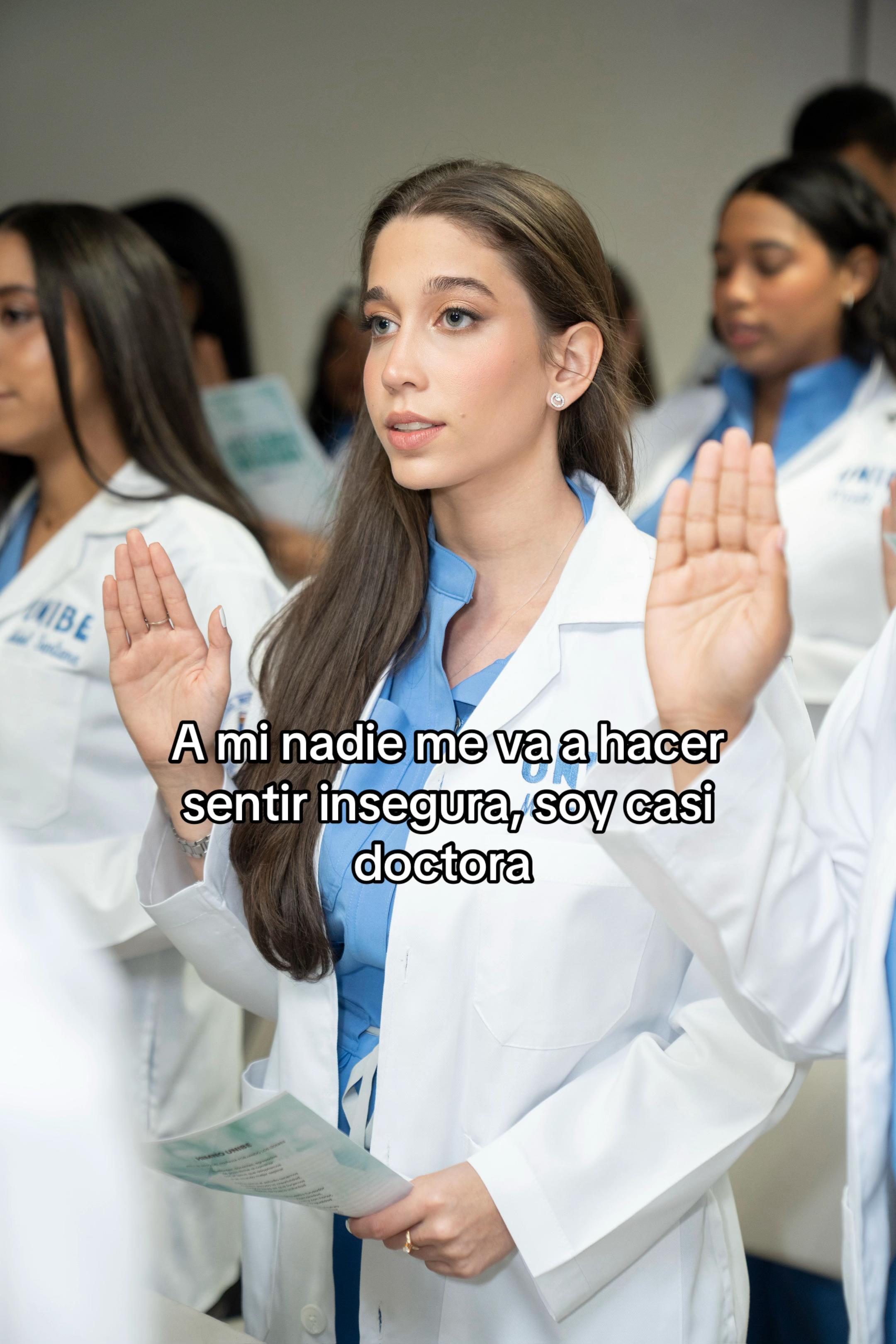 @Mar&iacute;a Laura a