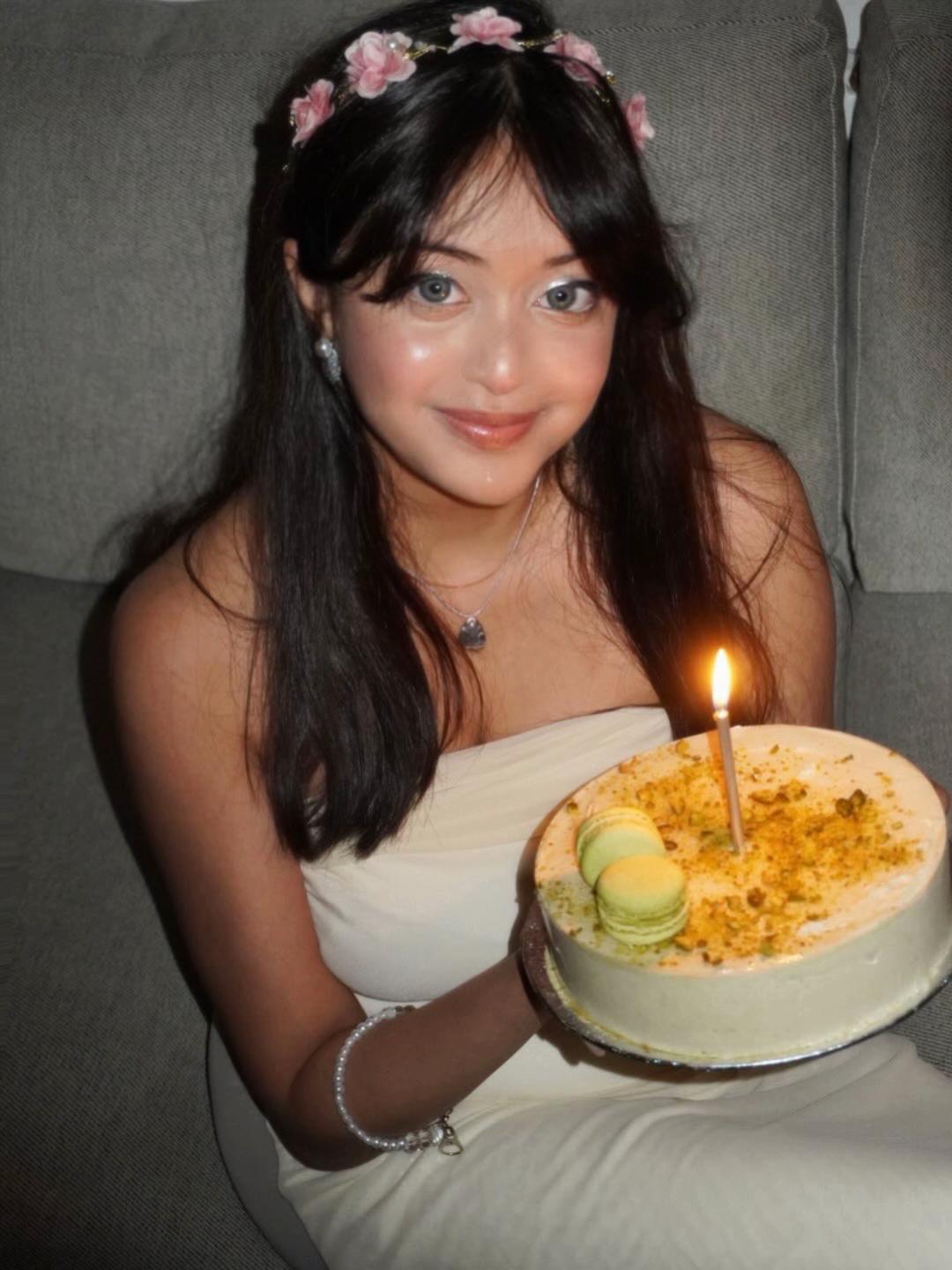 @Anushka 🎀