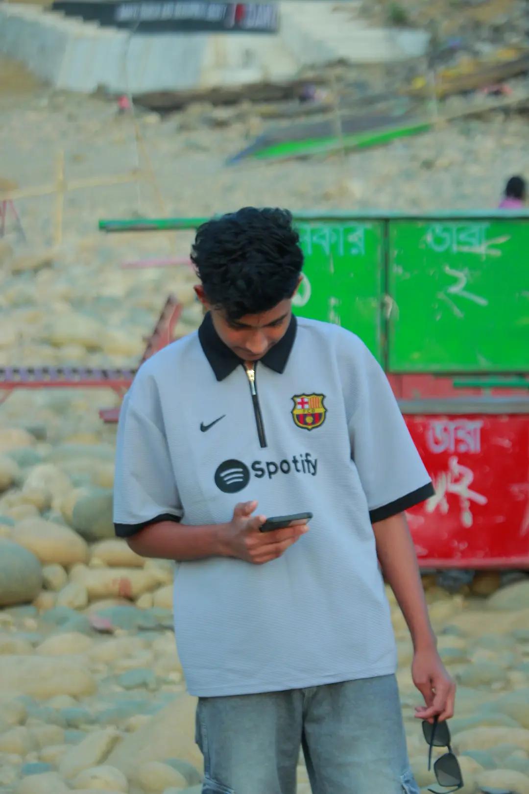 @কালা ফাটা 🕴️😁