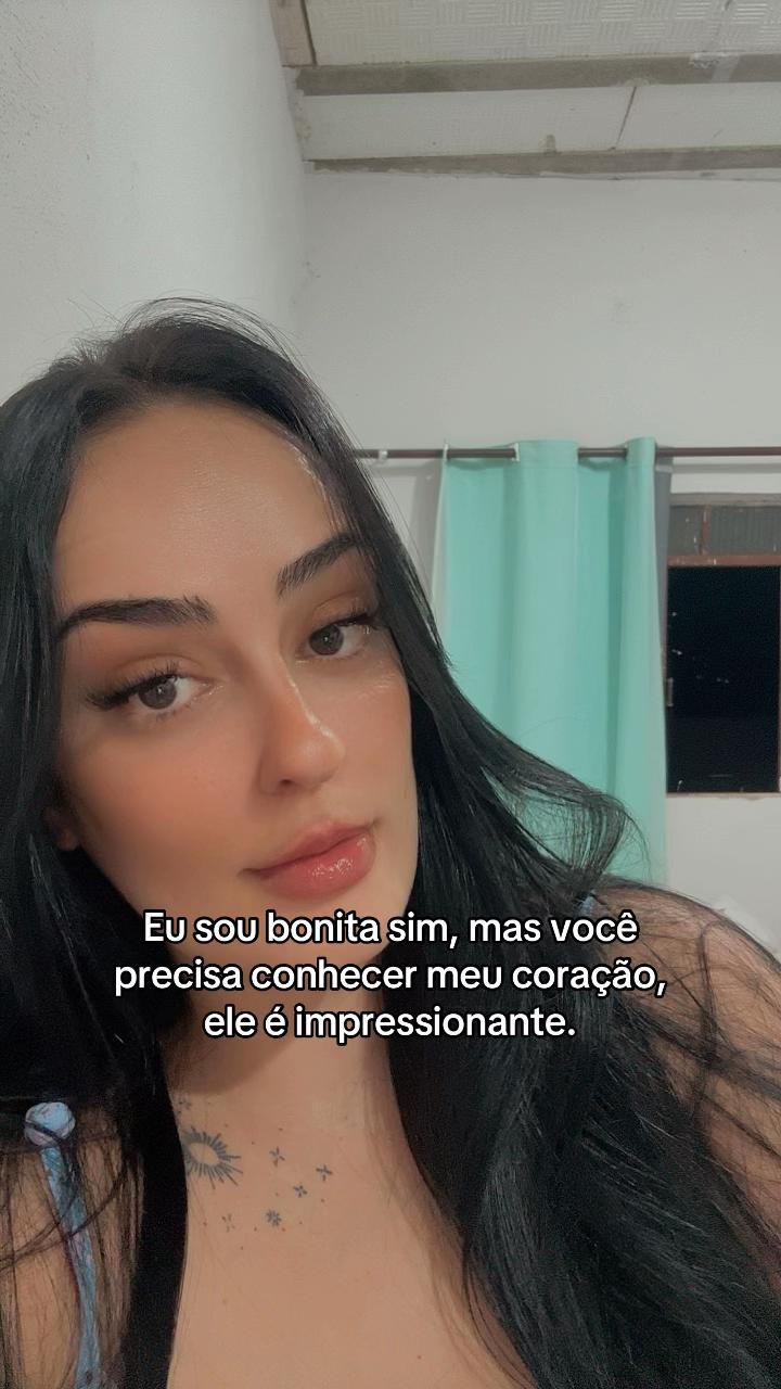 @Larinha 🌸