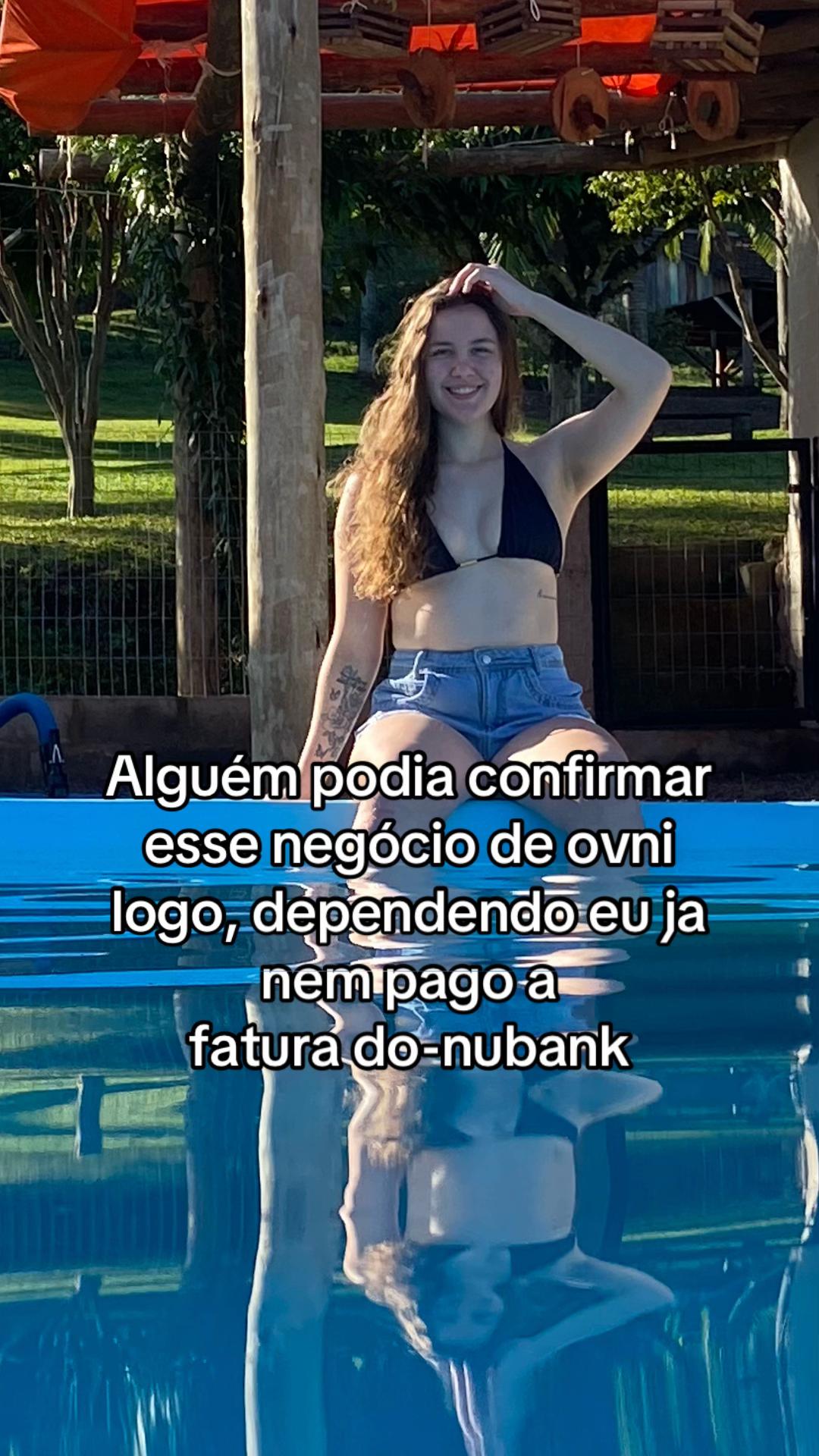 @D&Eacute;BORA🐝