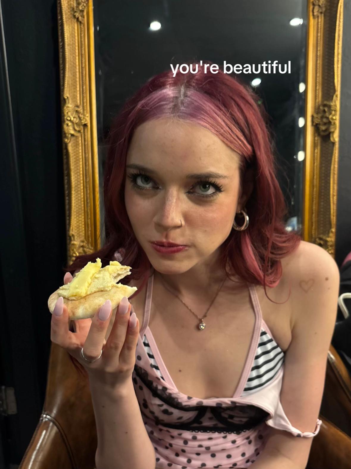 @VANÈS