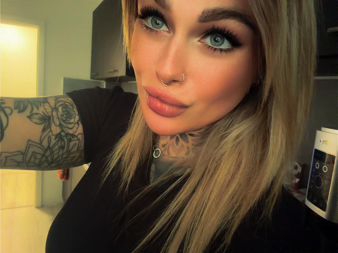 @Lealein24