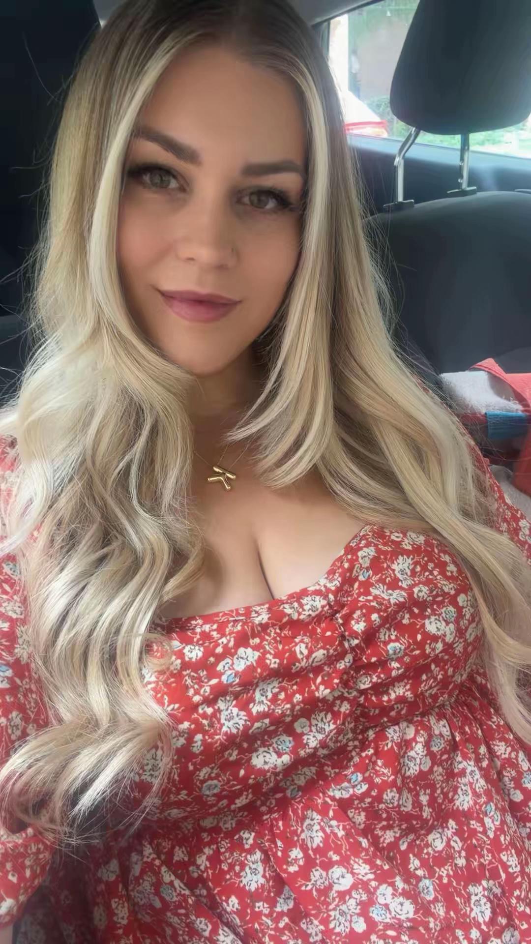 @Kaitlyn Elizabeth🇨🇦
