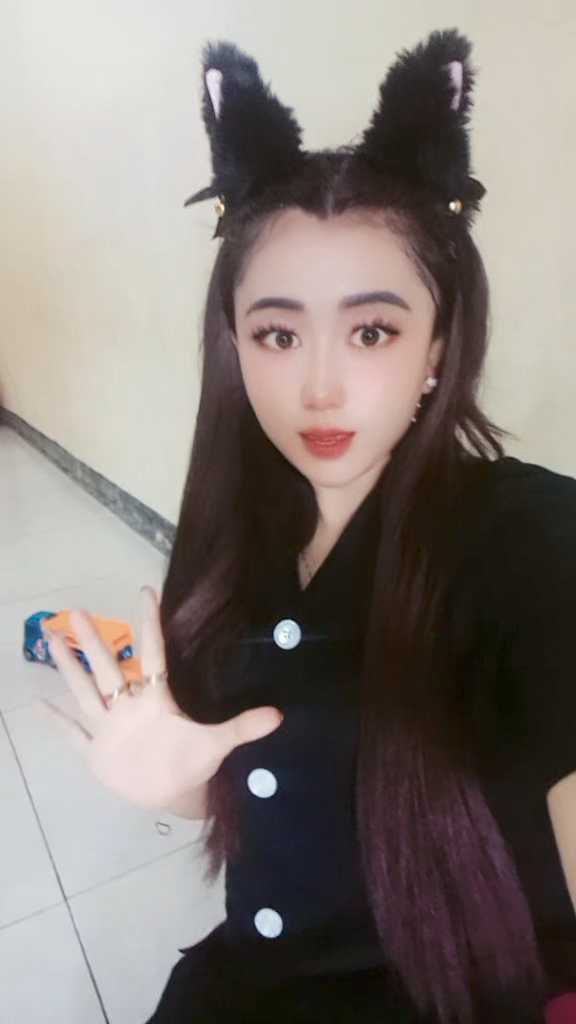 @Vhira
