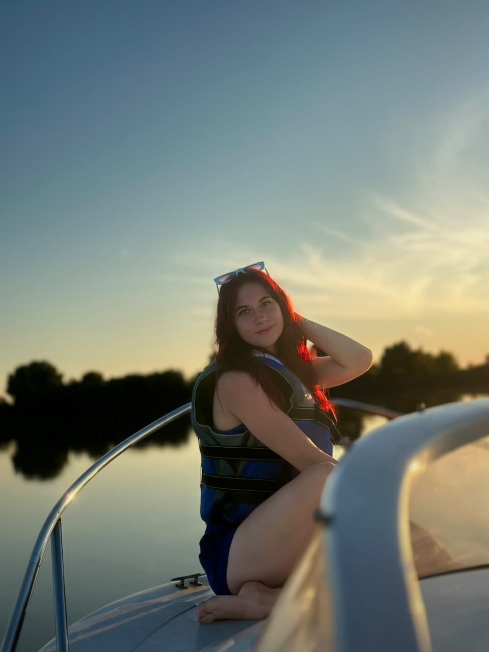 @Ava_main