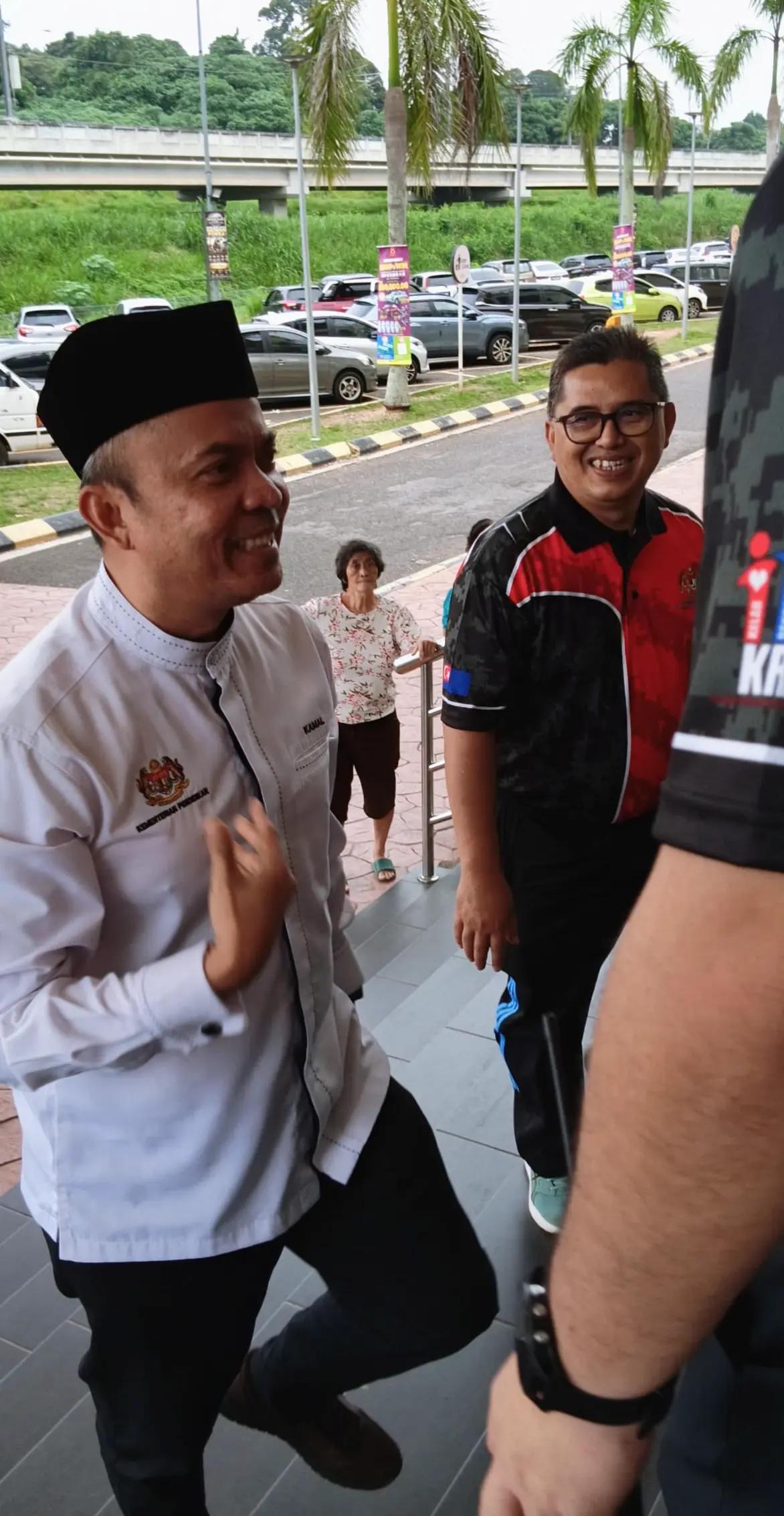 @Dr. Ahmad Kamal bin Ariffin