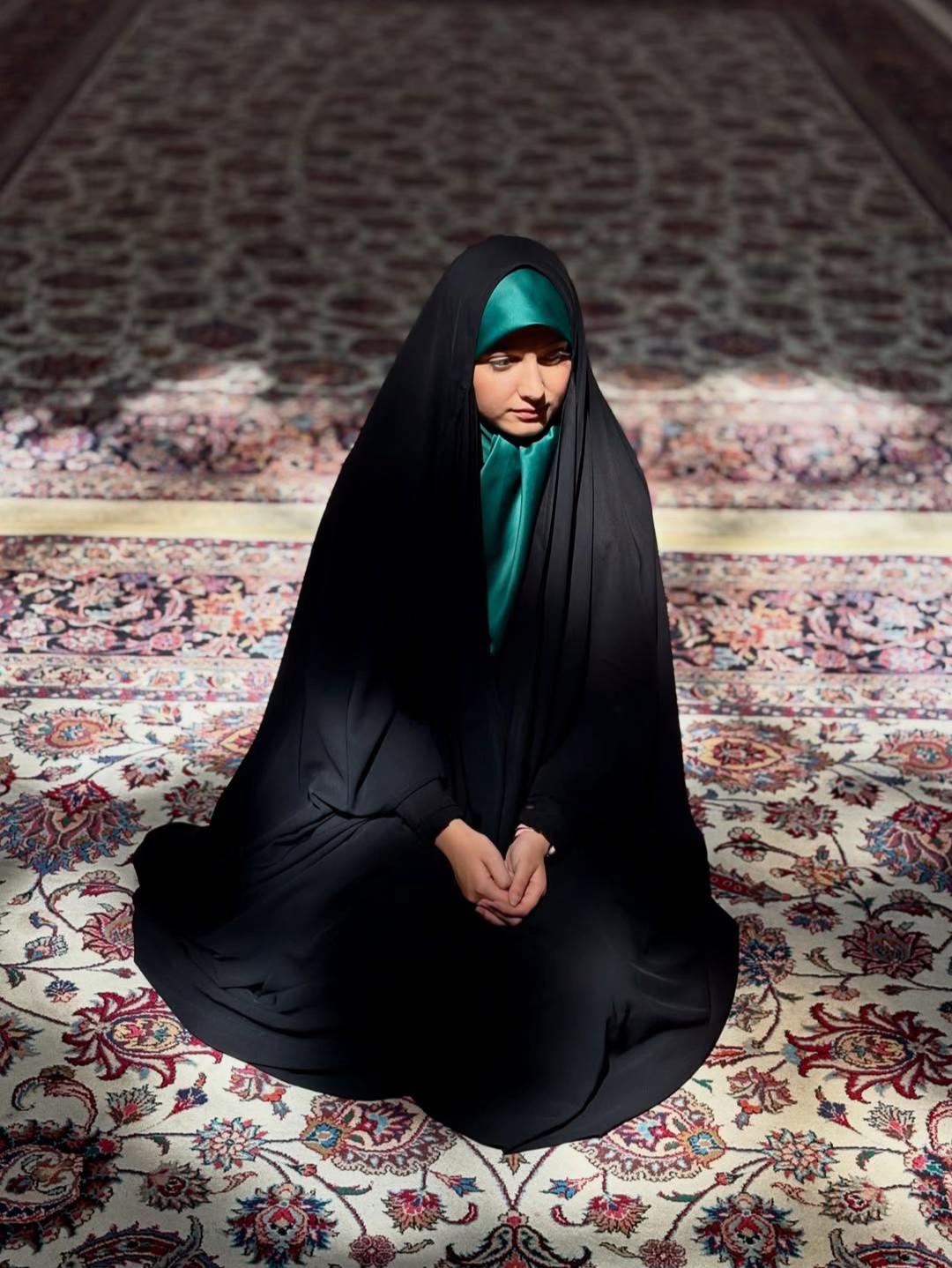 @Raziahijabs.com