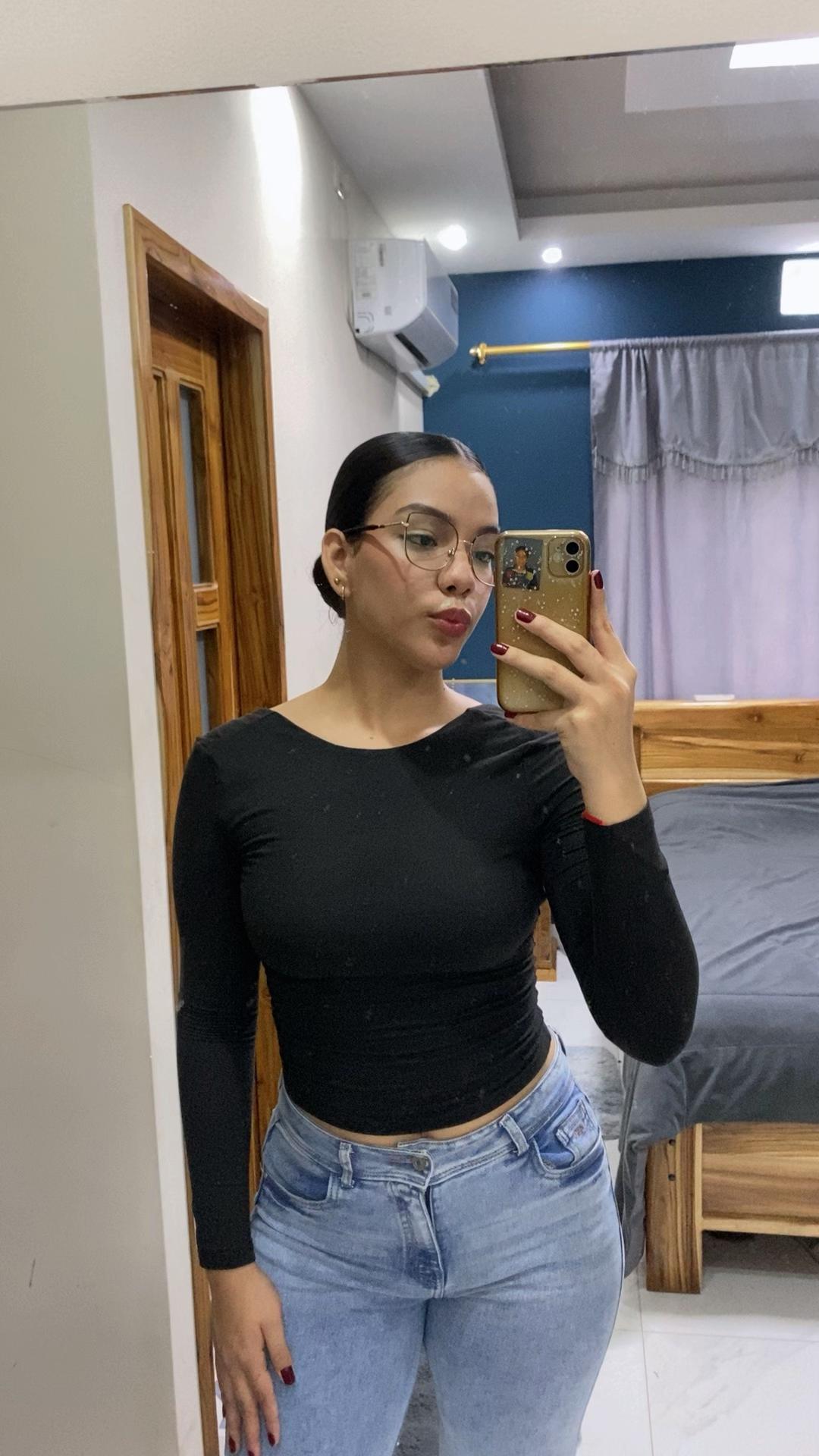 @Nayely