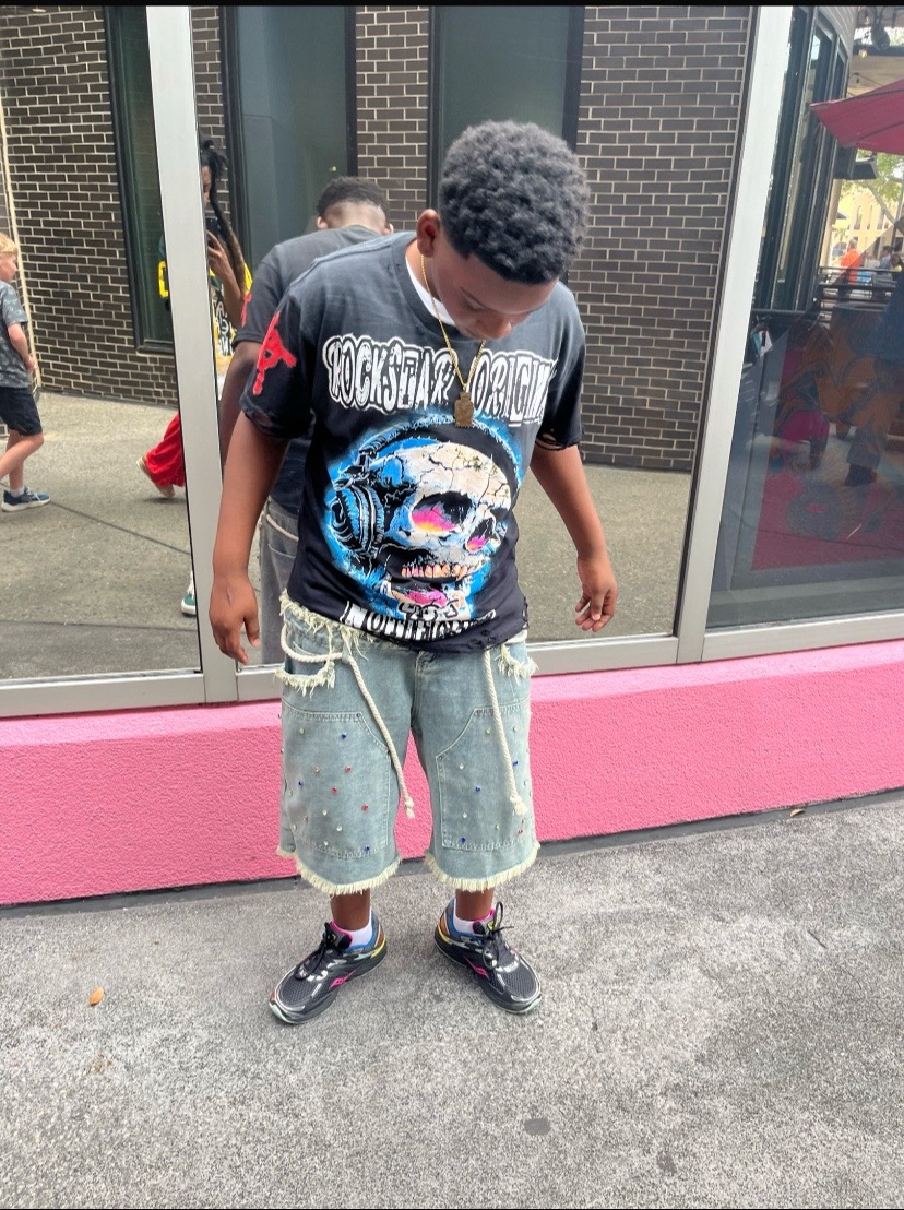 @⃟