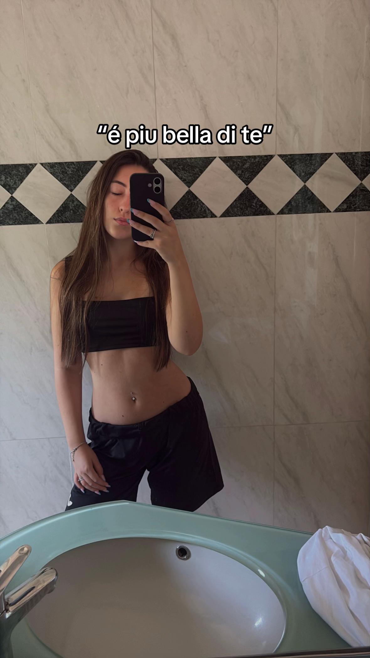 @auroraa2