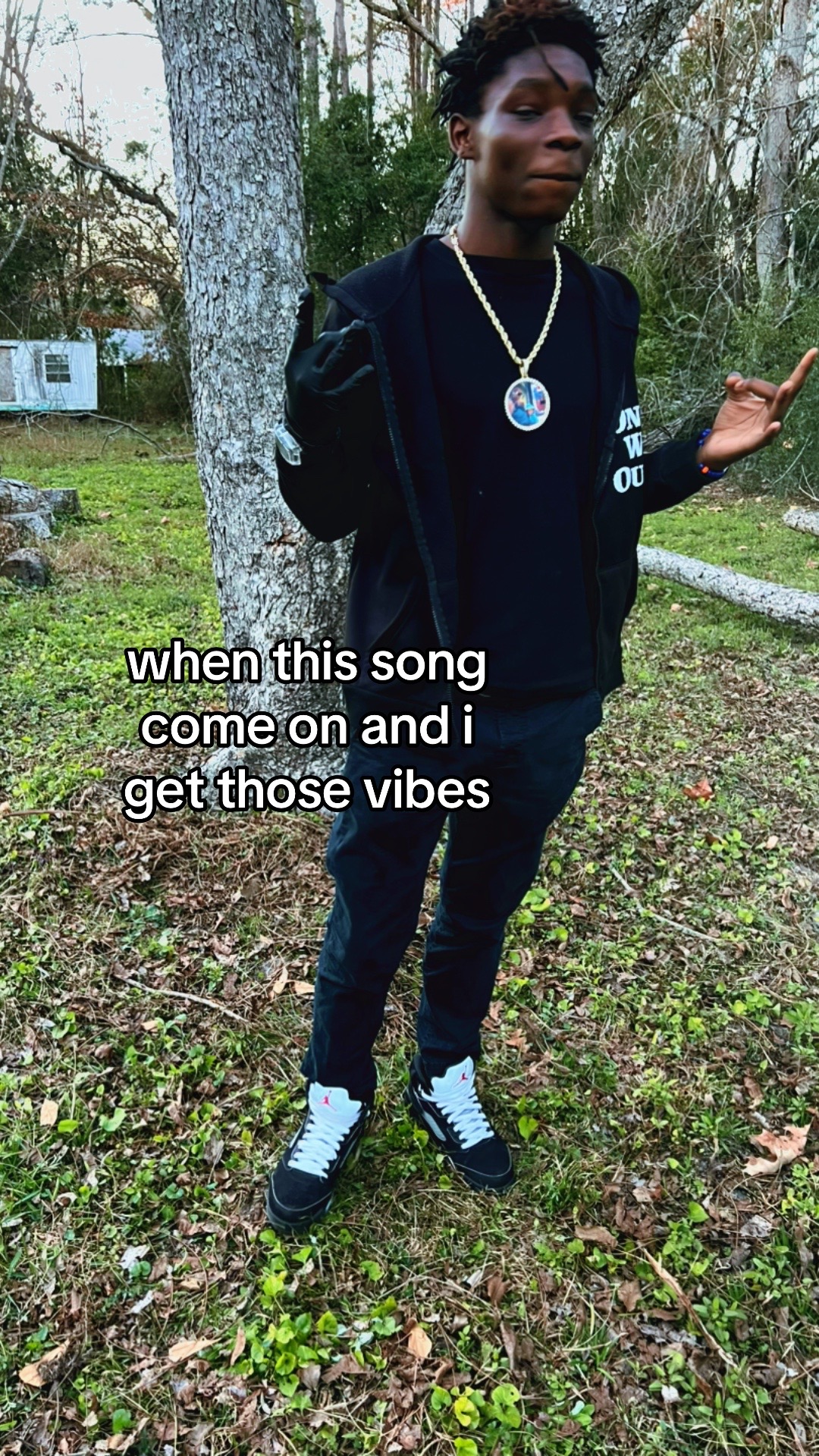@⃟