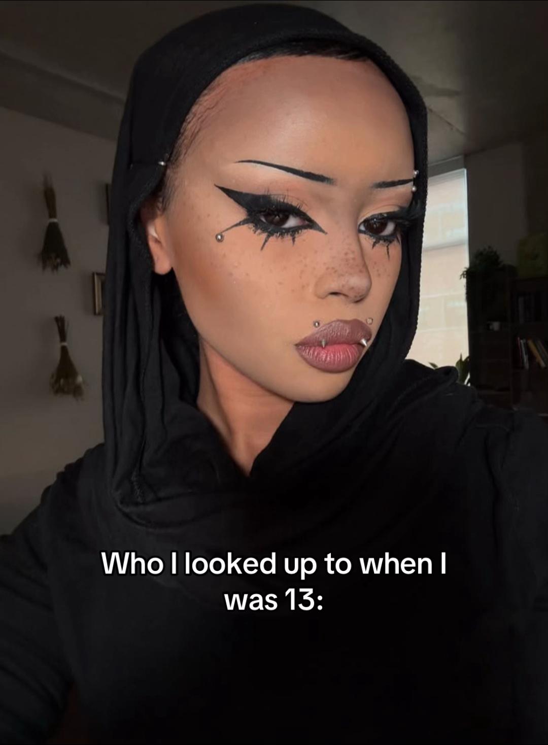 @✚
