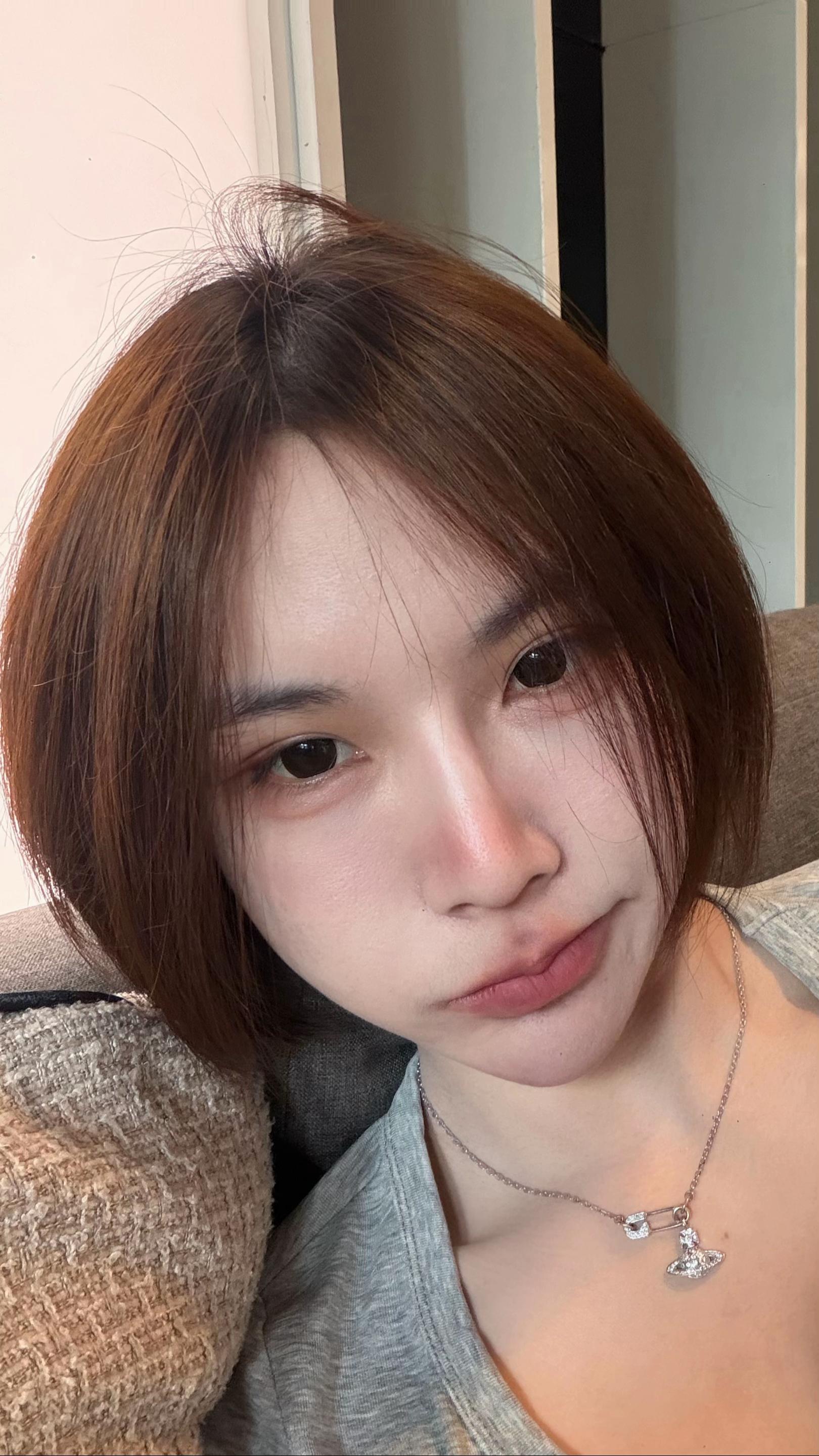@คุณอีฟที่ผมสั้นสั้น