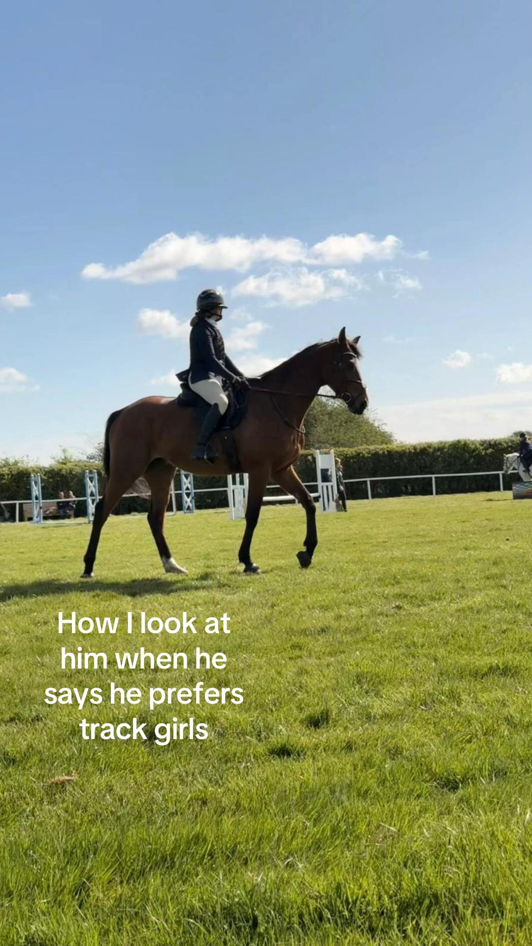 @🥂🐎🏴
