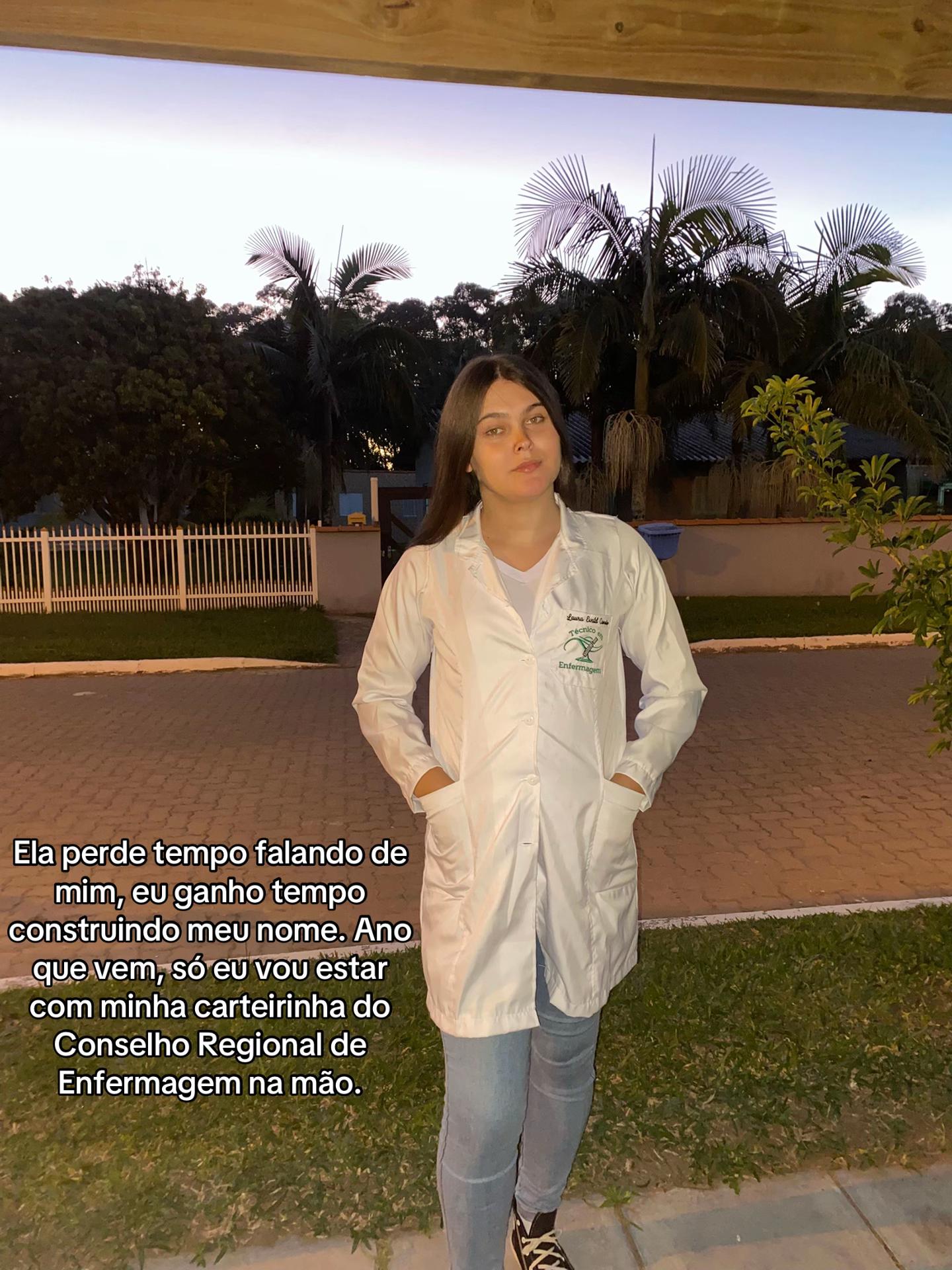 @Laurinha🌻