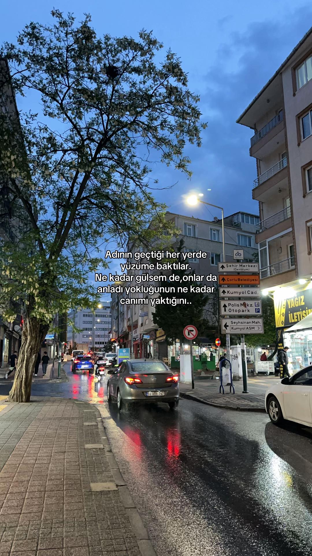 @𝐄.