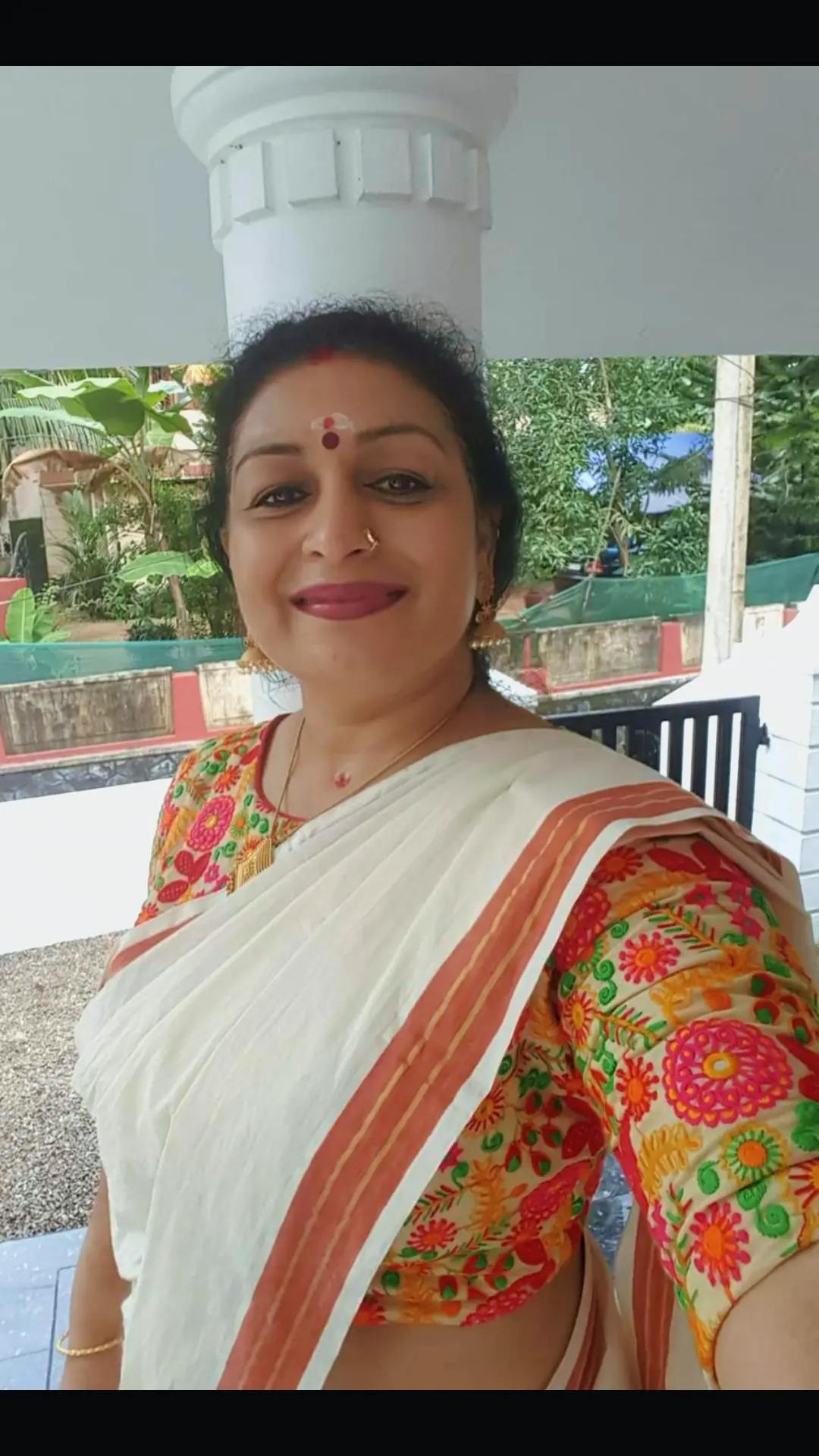 @Paru🇺🇲(പാറു)