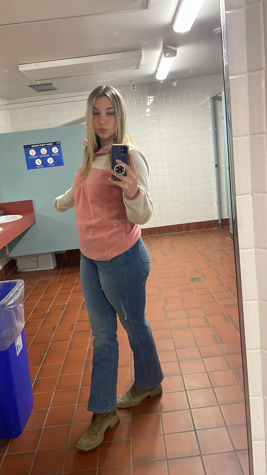 @chloe_devereaux