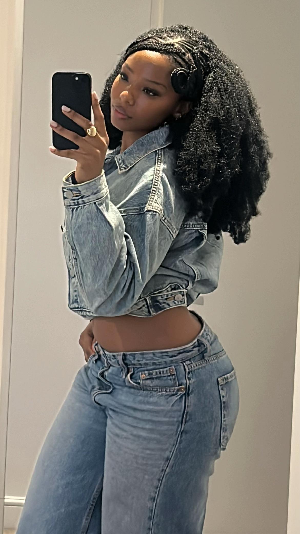 @KhanyaMzobe