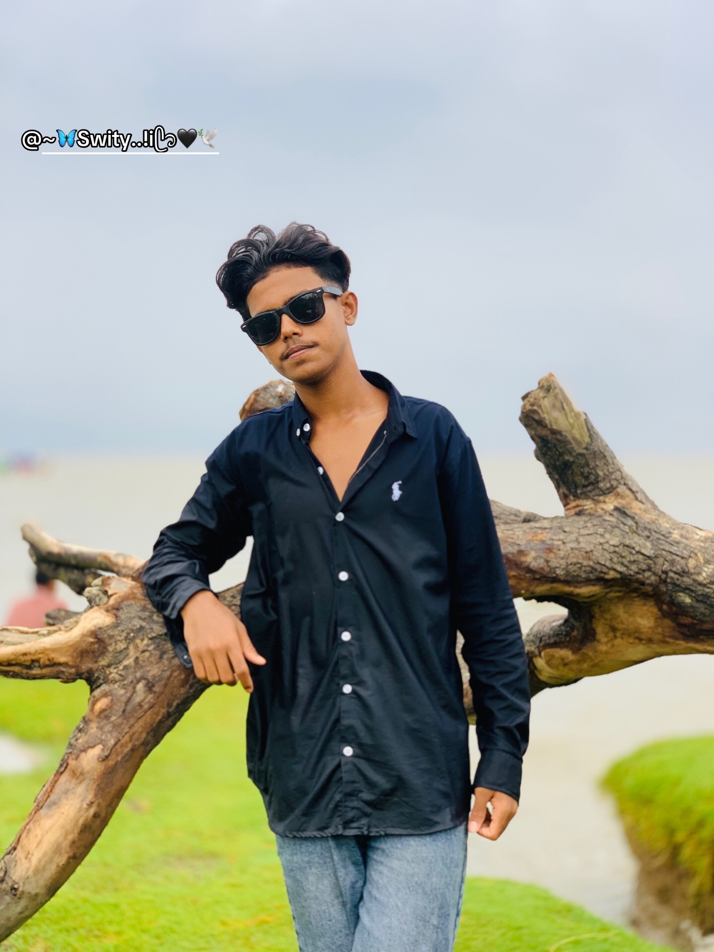 @@ ₽ A ₿ E I ~ 📸 ~