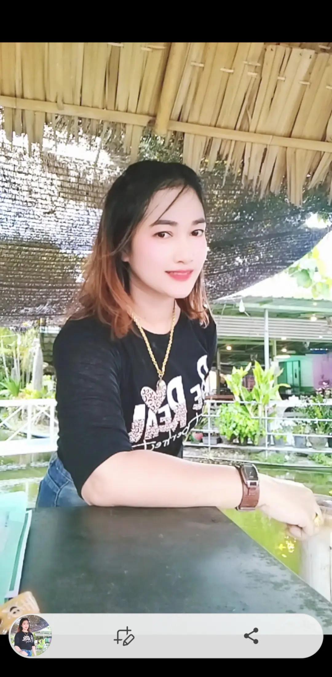 @น้ำผึ้ง บ้านมะหิงค์