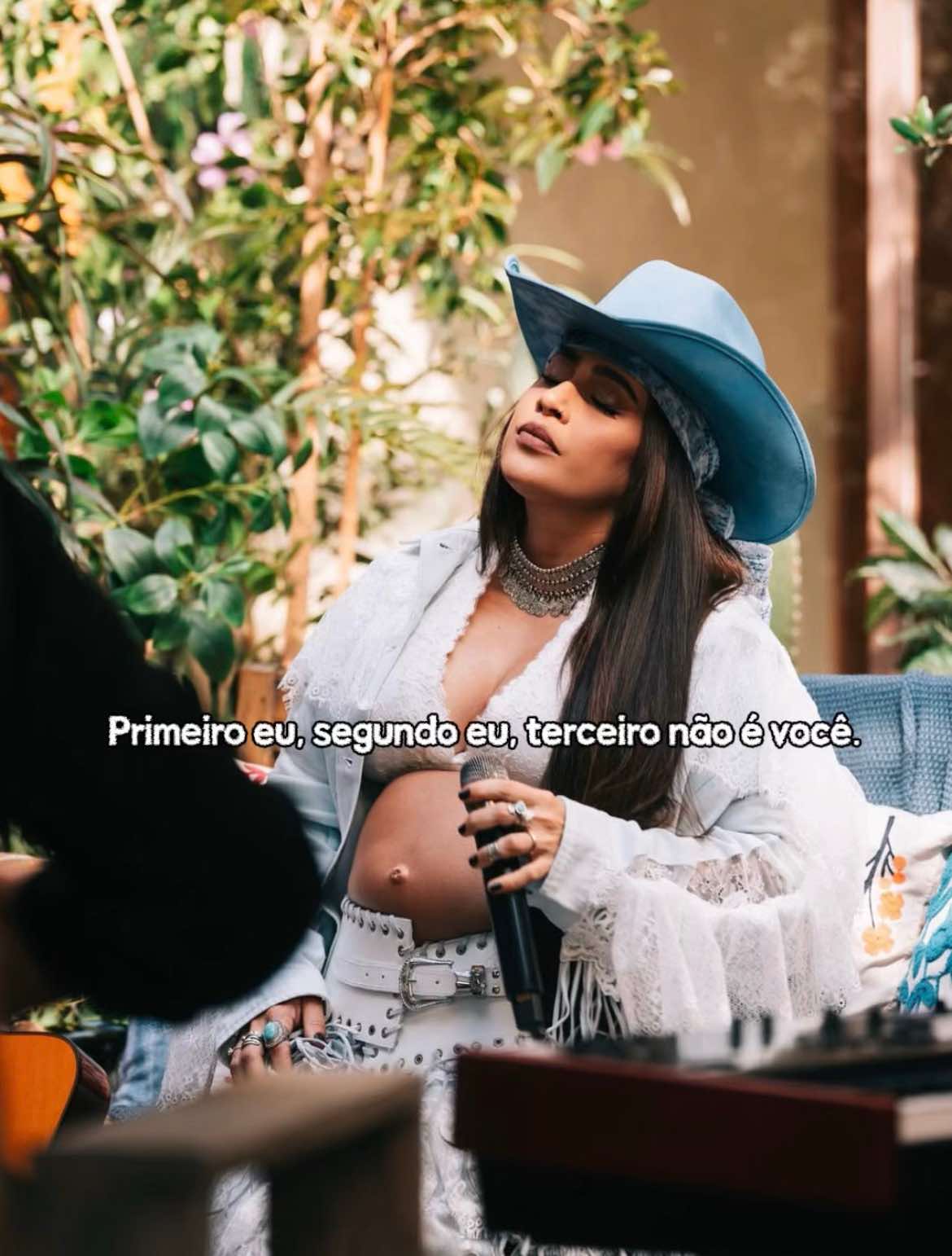 @lauanaprado