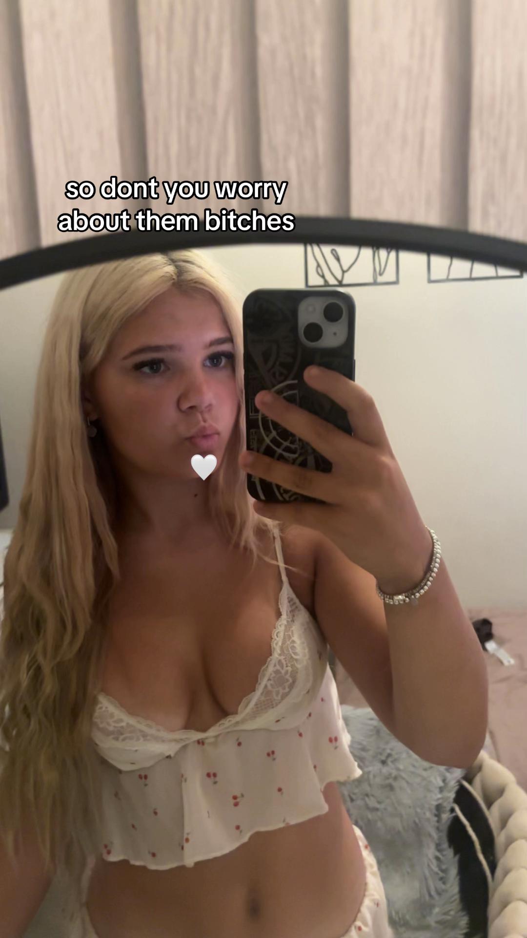 @laceyxo