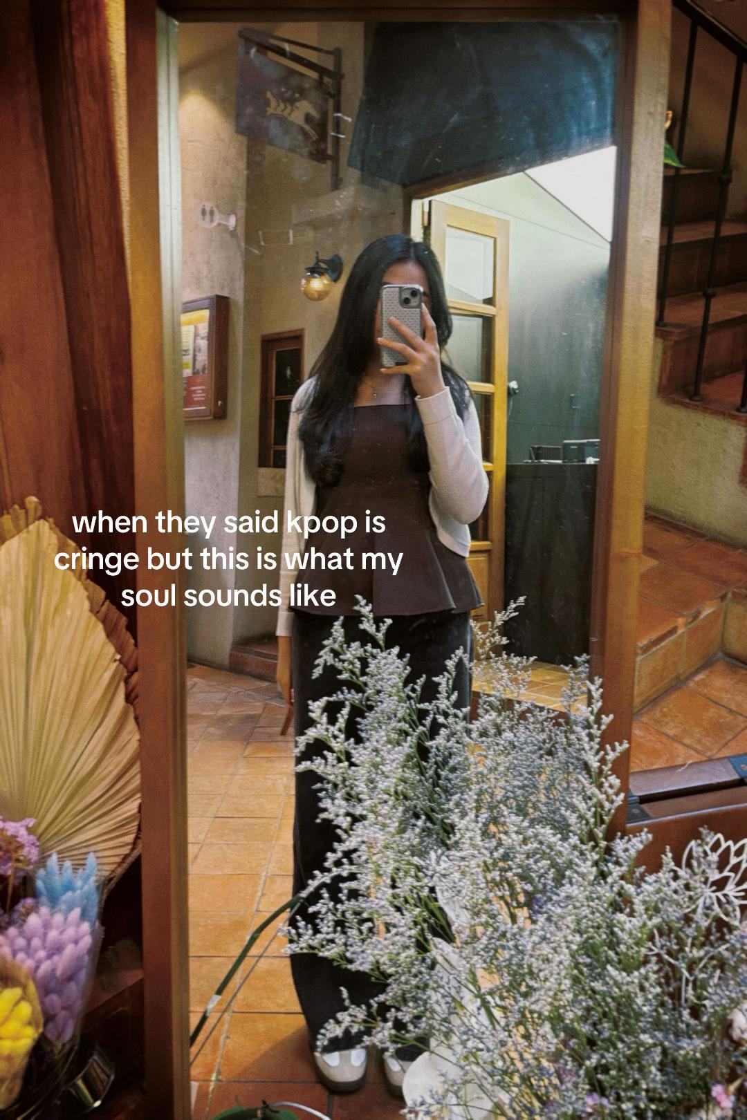 @vanyol⋆˙⟡