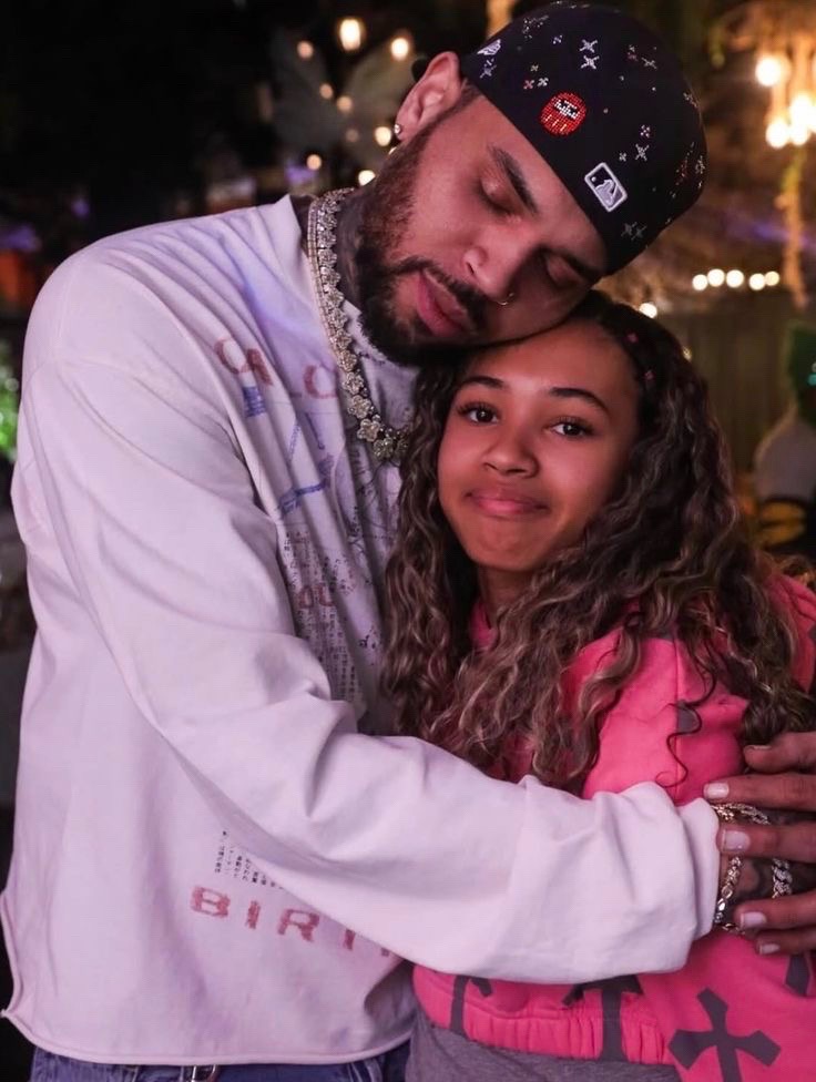 @IM NOT CHRIS BROWN