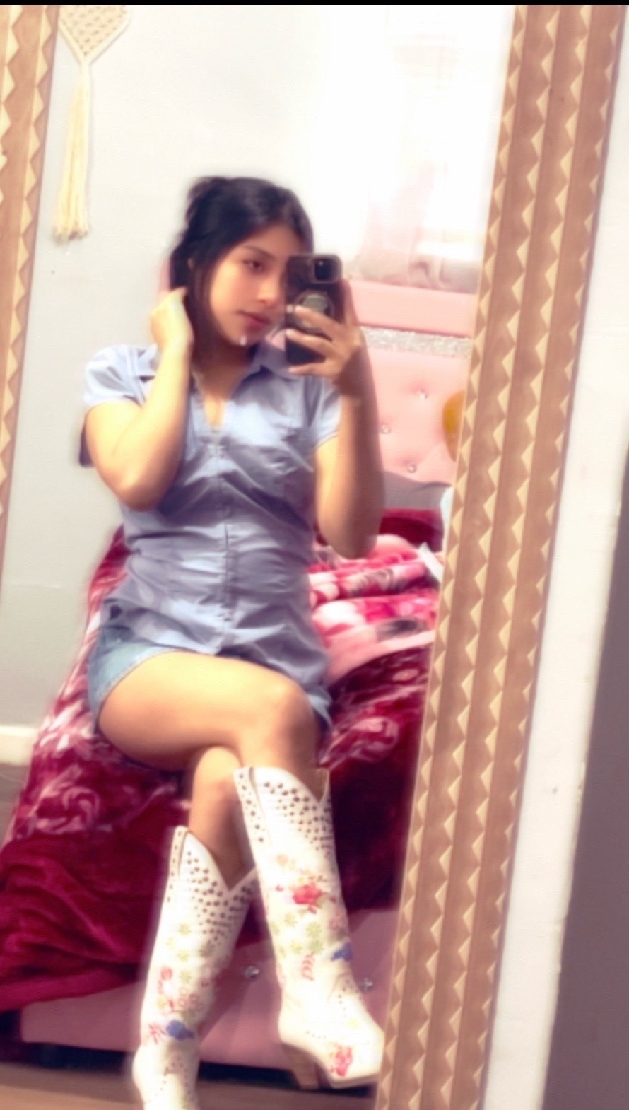 @{ MARIANA }