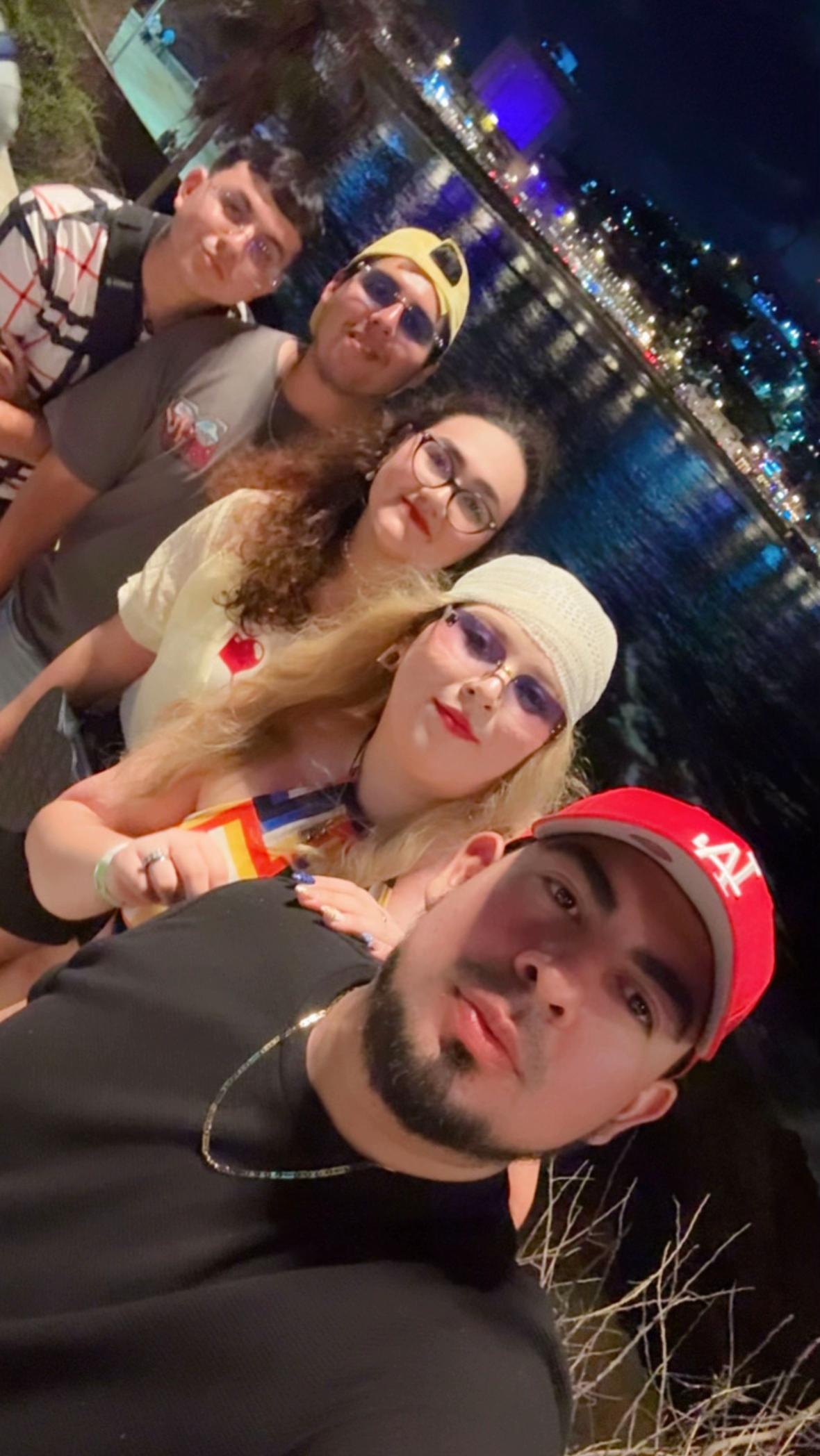 @Jes&uacute;sR
