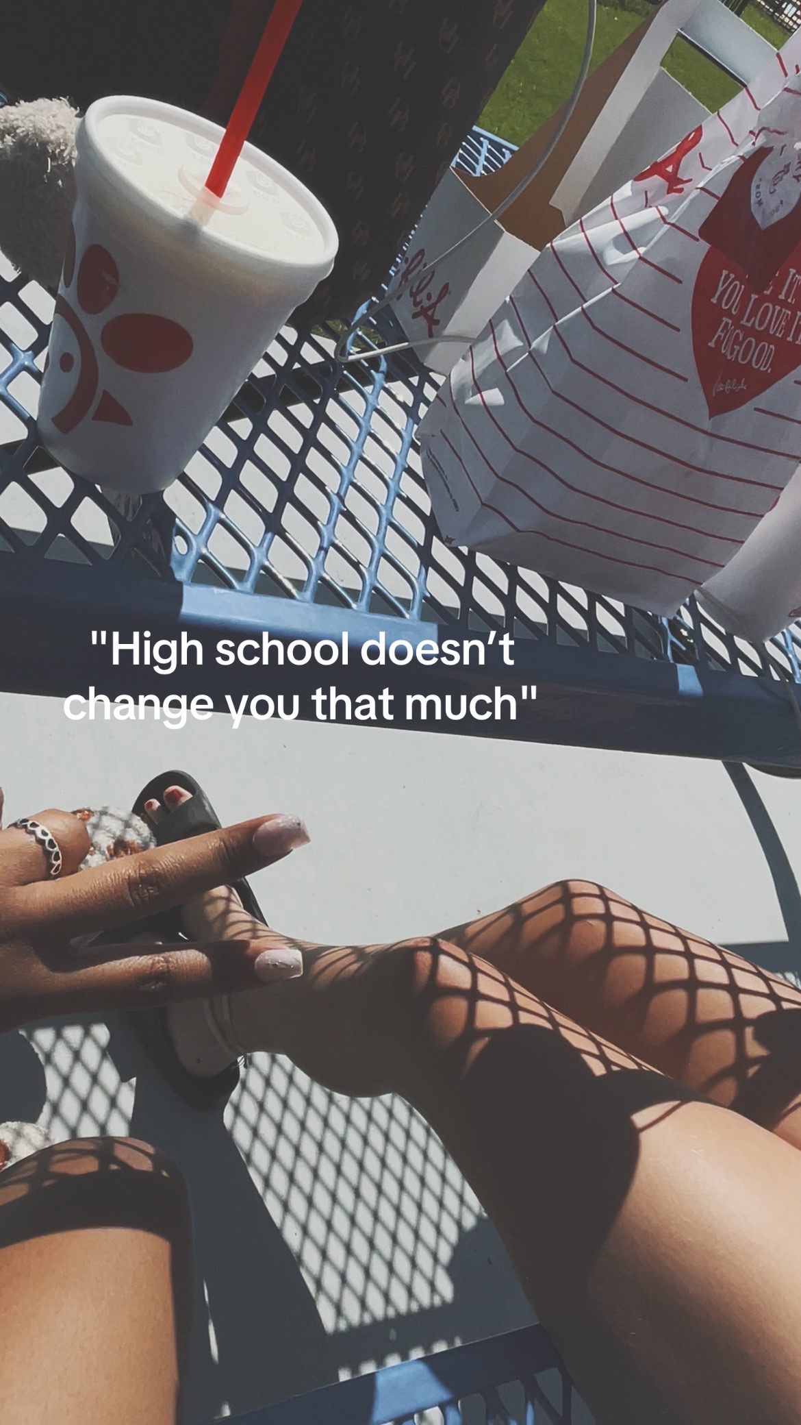 @moni 𖣂