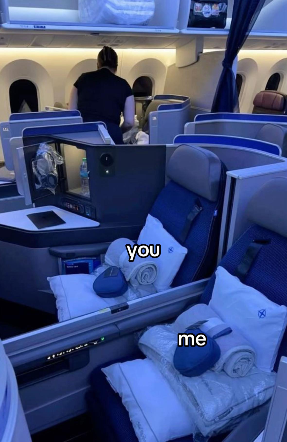 @๐ฌ๐๐๐