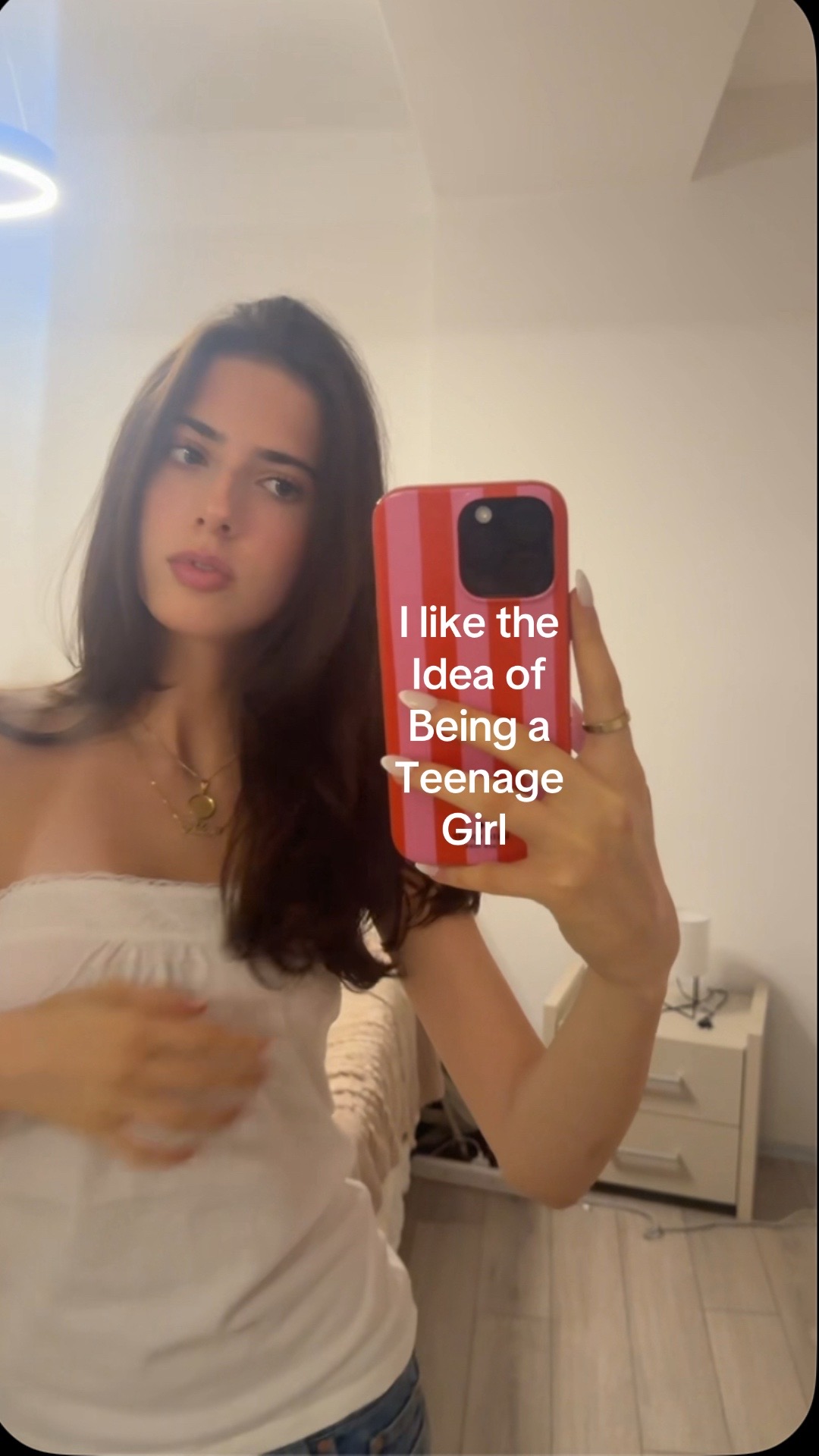 @Adora