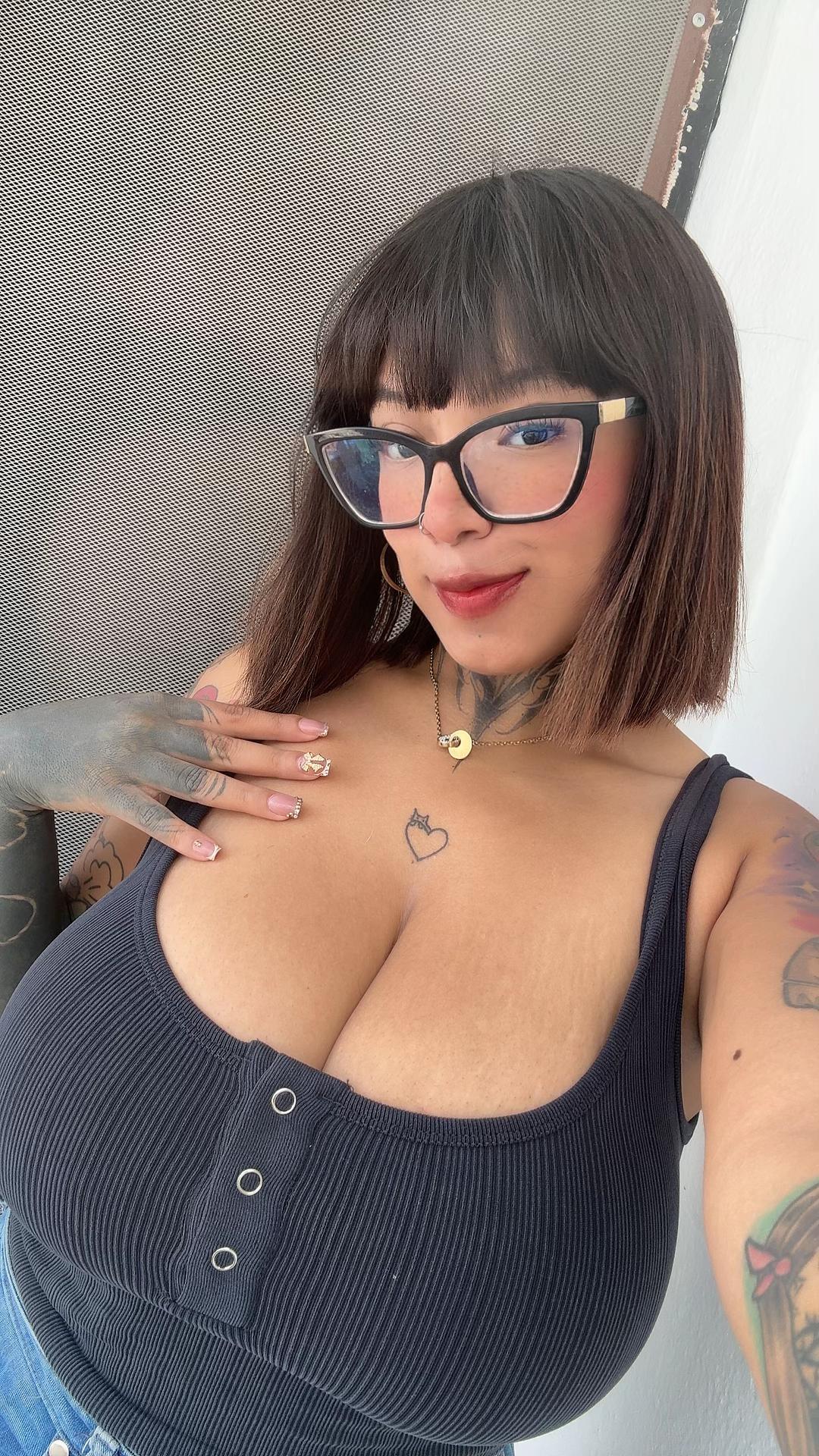@Vickyselanip💕🌸