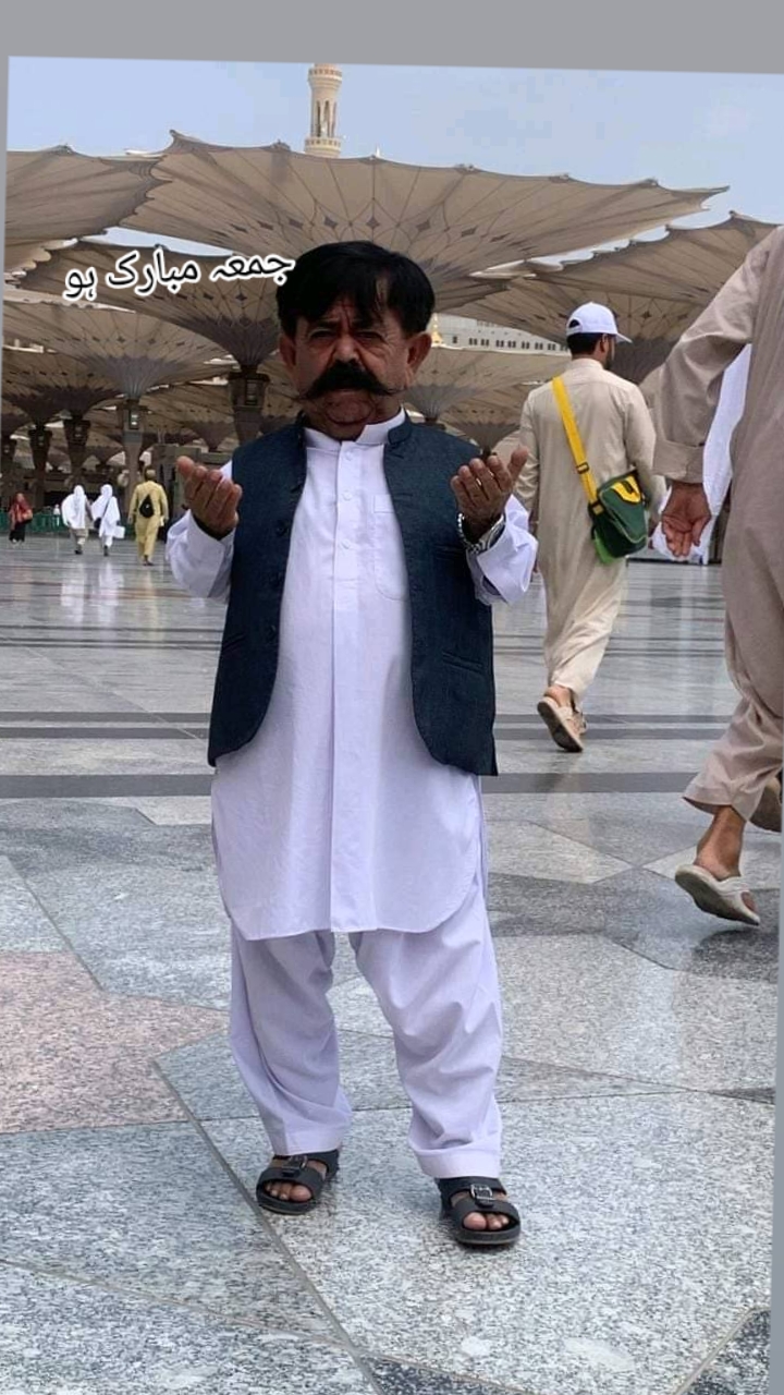 @ملک صاحب   🤣