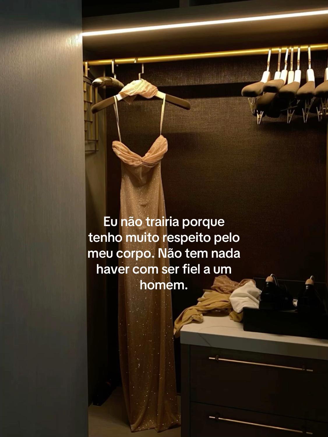 @divoniicass