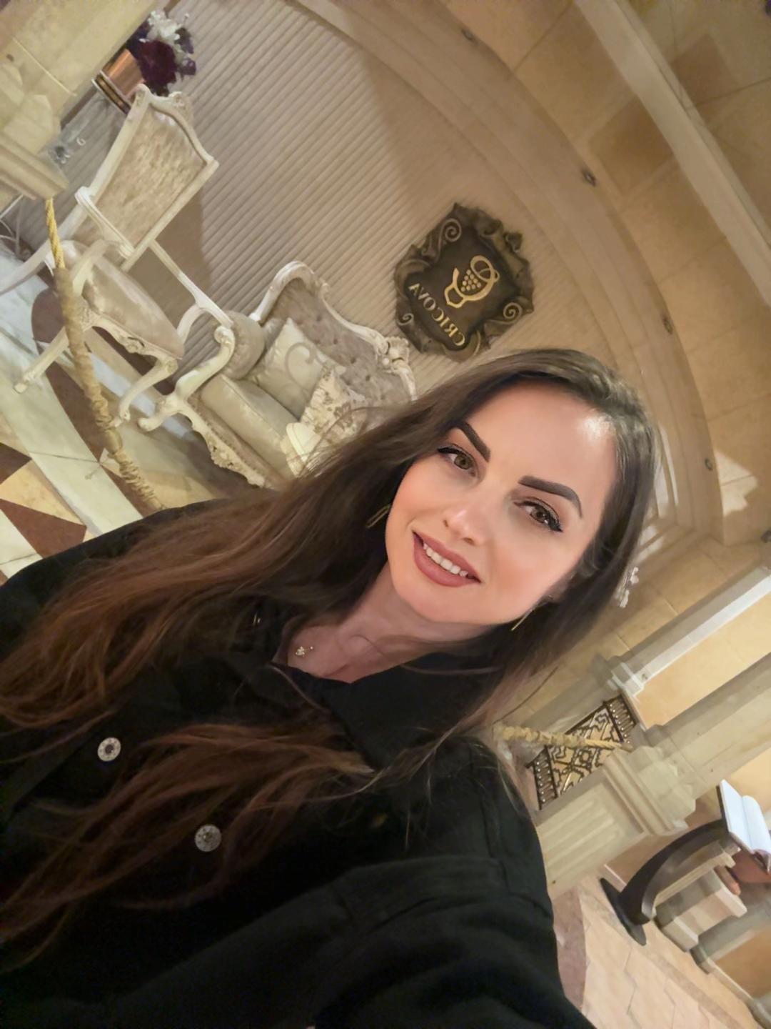 @Alina Elena156