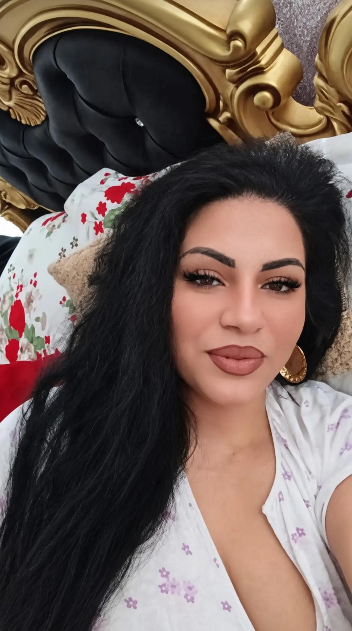 @👸Bruneta👸creață👸